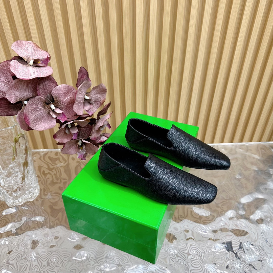 BV Grained Black Calfskin Adamo Slippers 957407