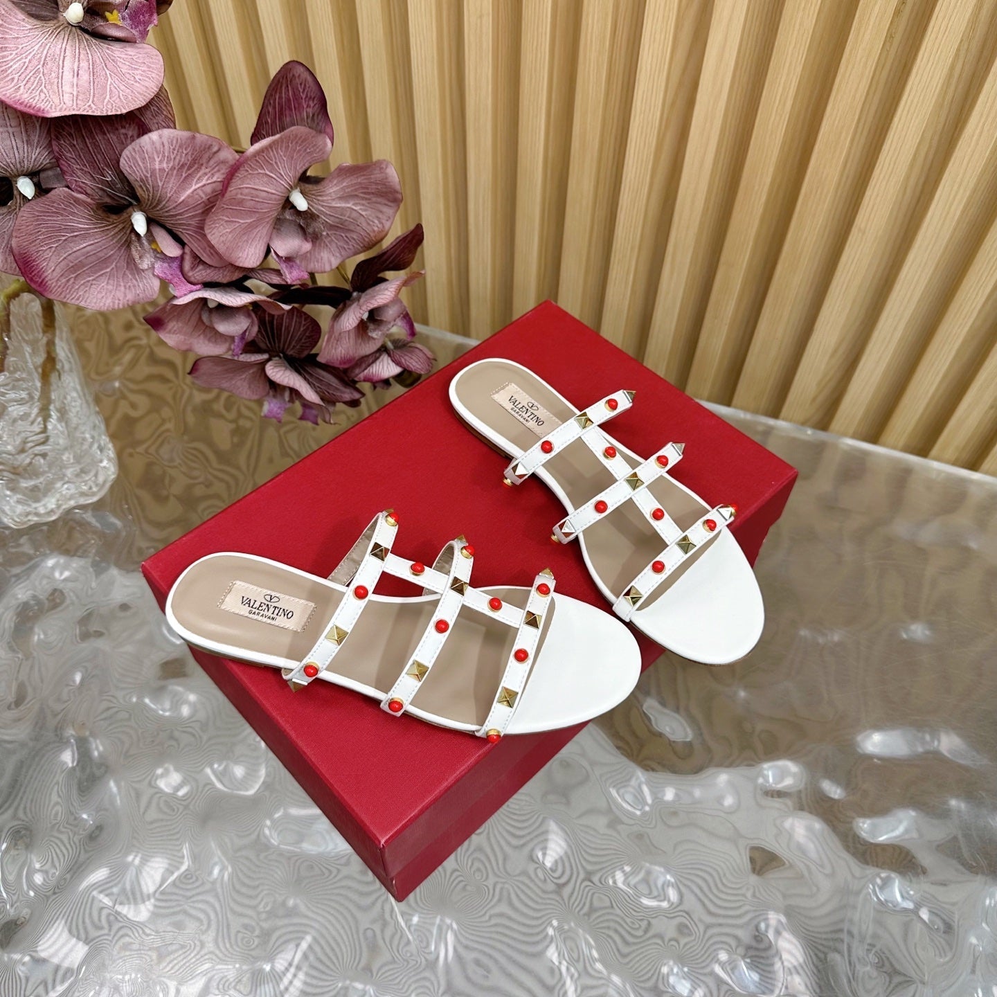 Rockstud Leather Caged Mule Sandals 10mm White Sheepskin 307860