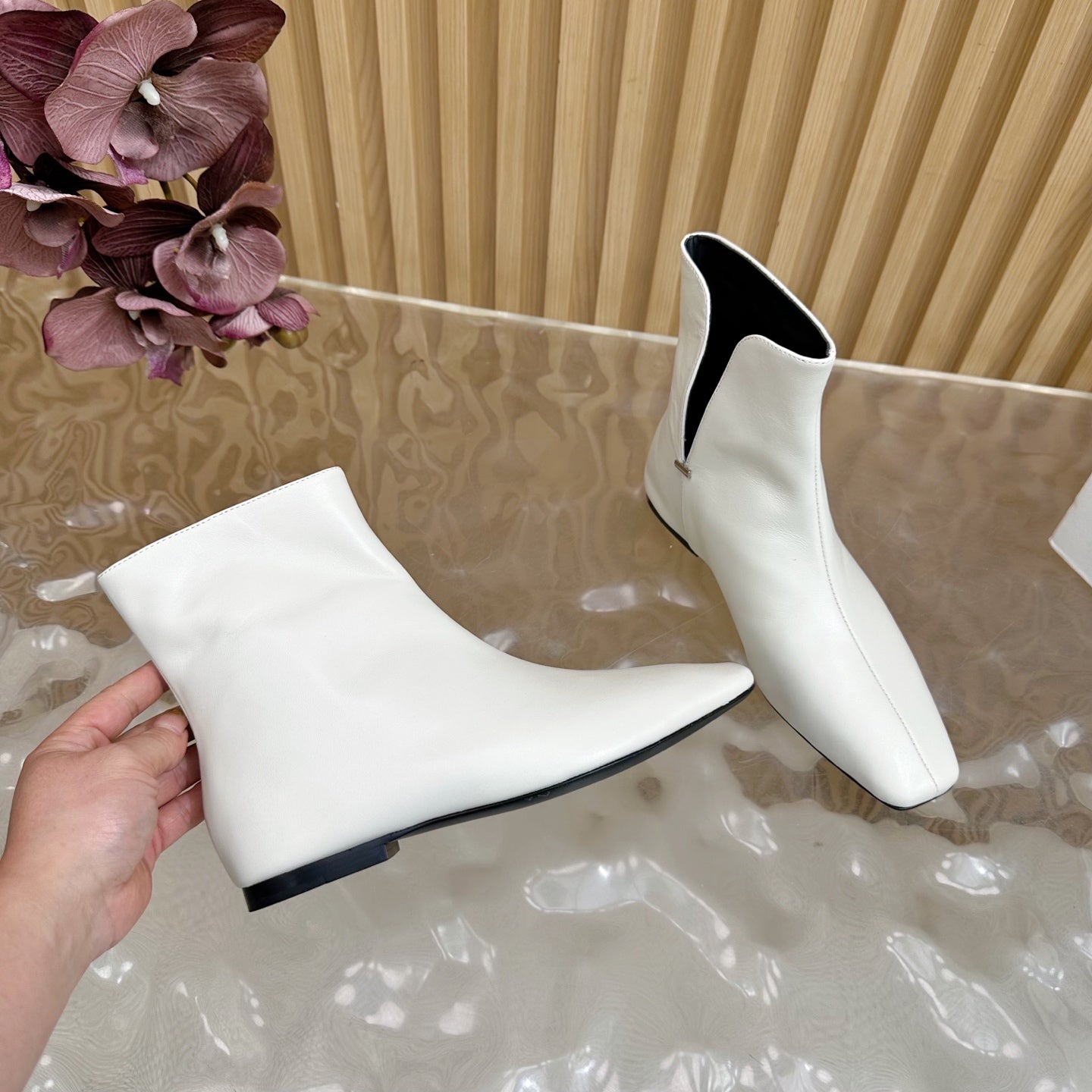 The Row Ava Boots White Sheepskin 436641
