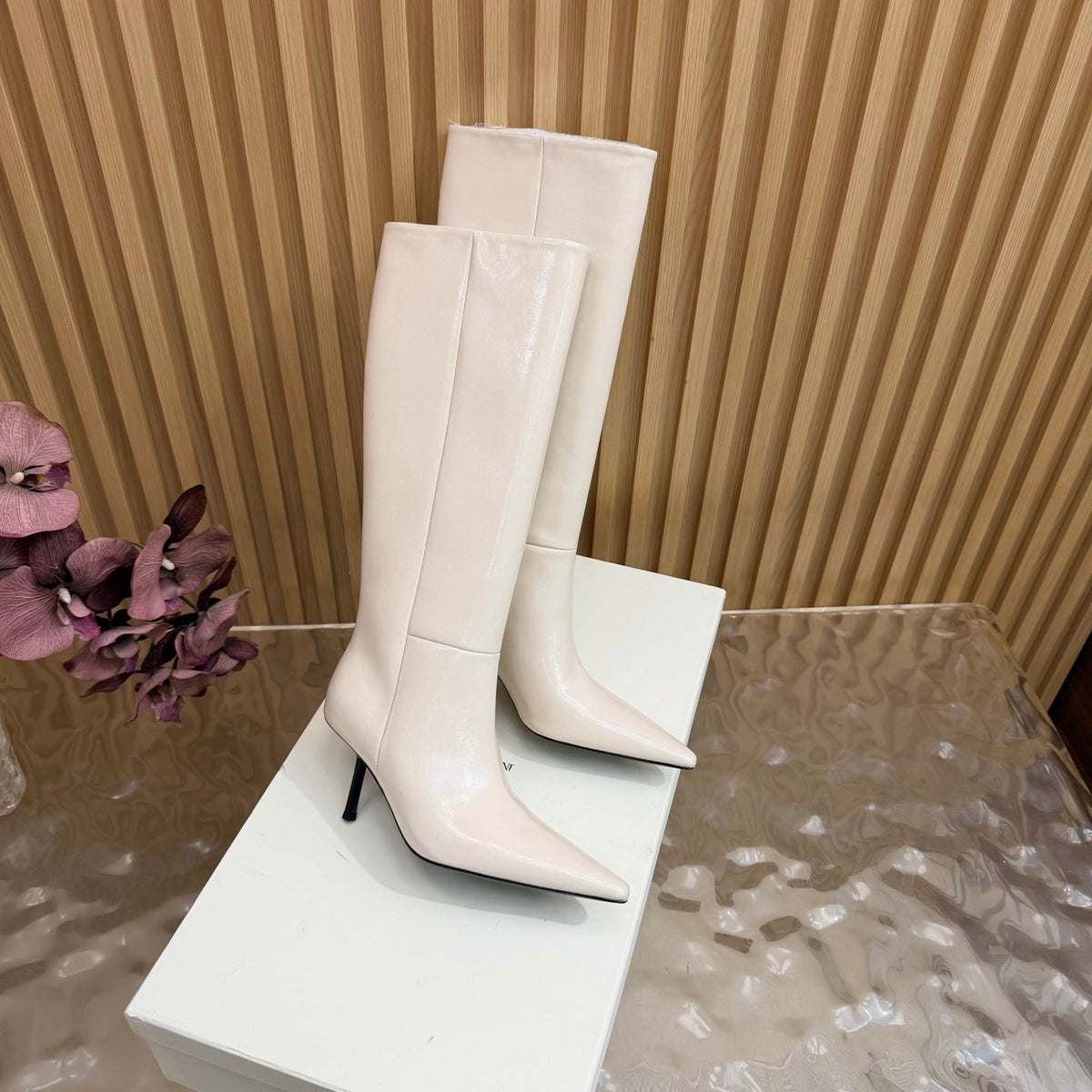 YSL 26s Pointed Toe Knee High Boots 8cm White Leather 122771