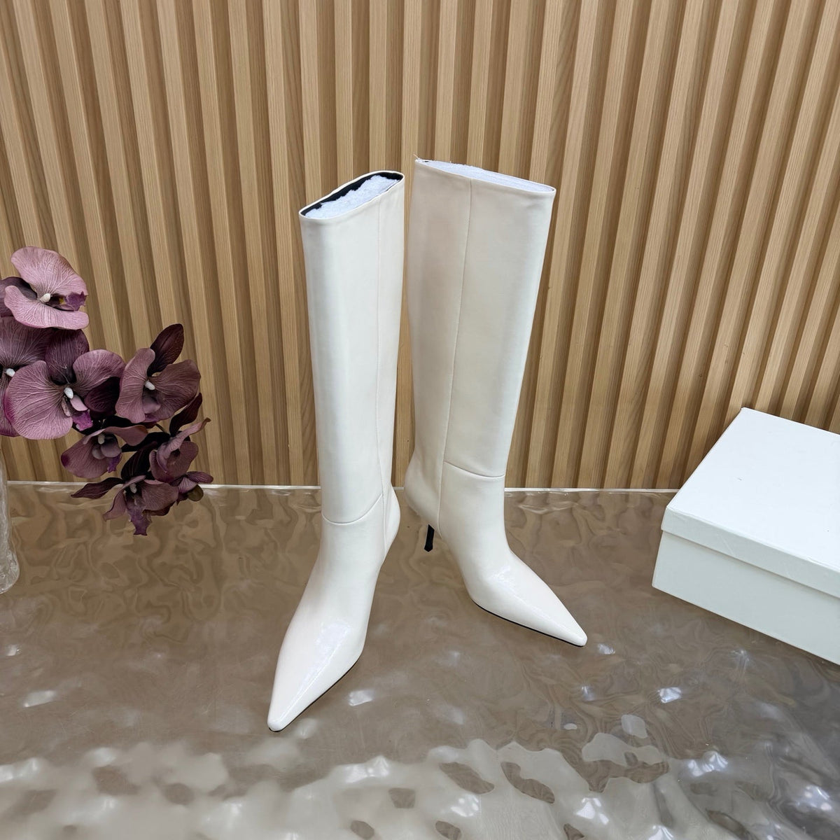 YSL 26s Pointed Toe Knee High Boots 8cm White Leather 122771