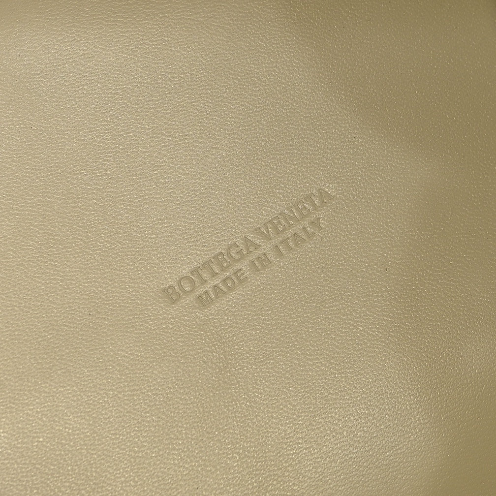 BV 26s Parachute Bag Cream Intrecciato Leather 291409