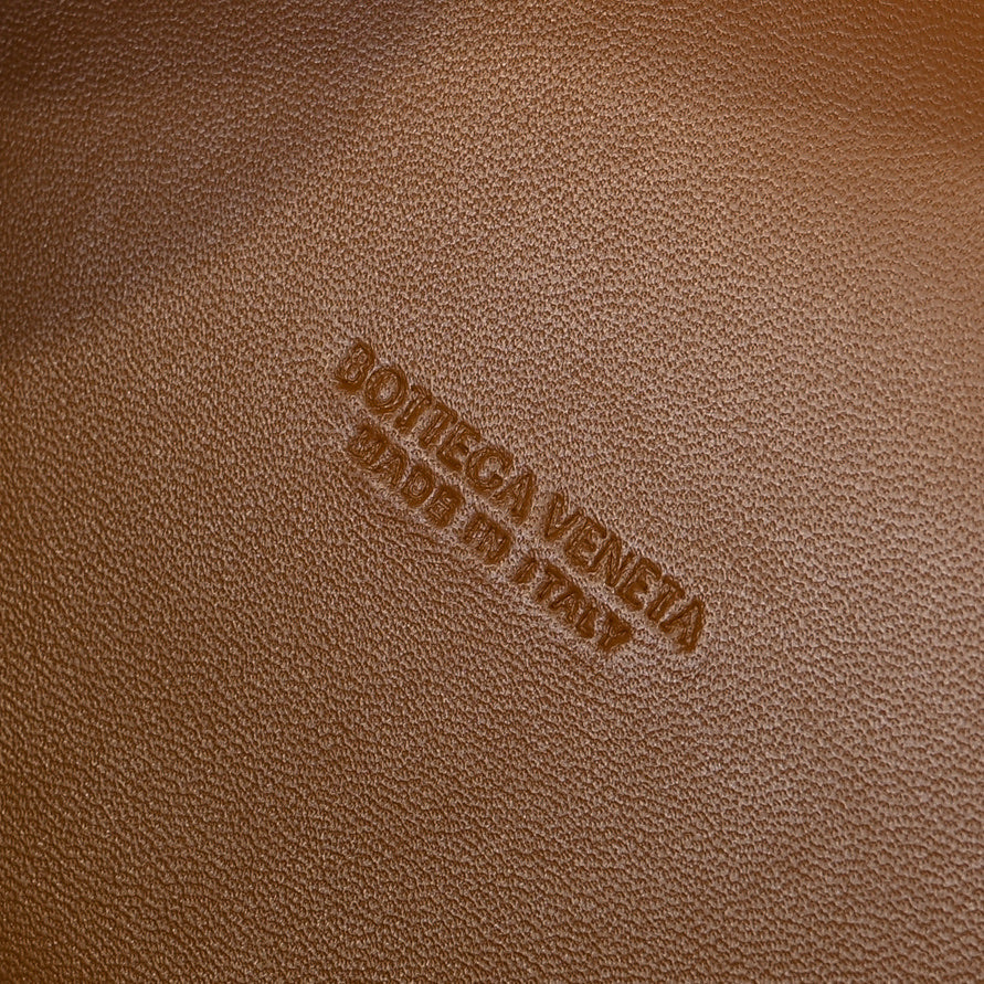 BV 26s Parachute Bag Brown Intrecciato Suede 291415