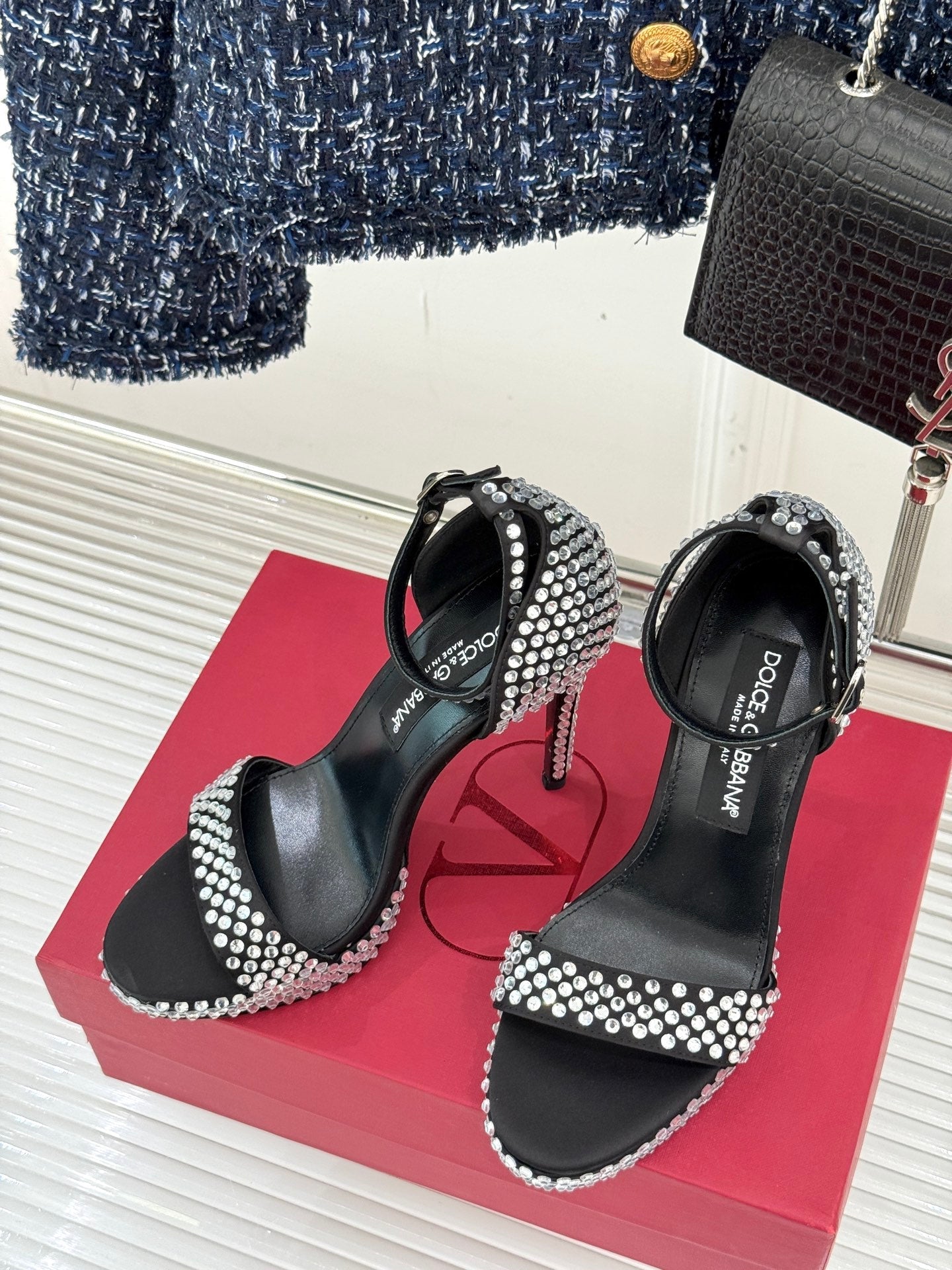DC 24 Rhinestone Sandals Black Sheepskins & Cowhide 304706