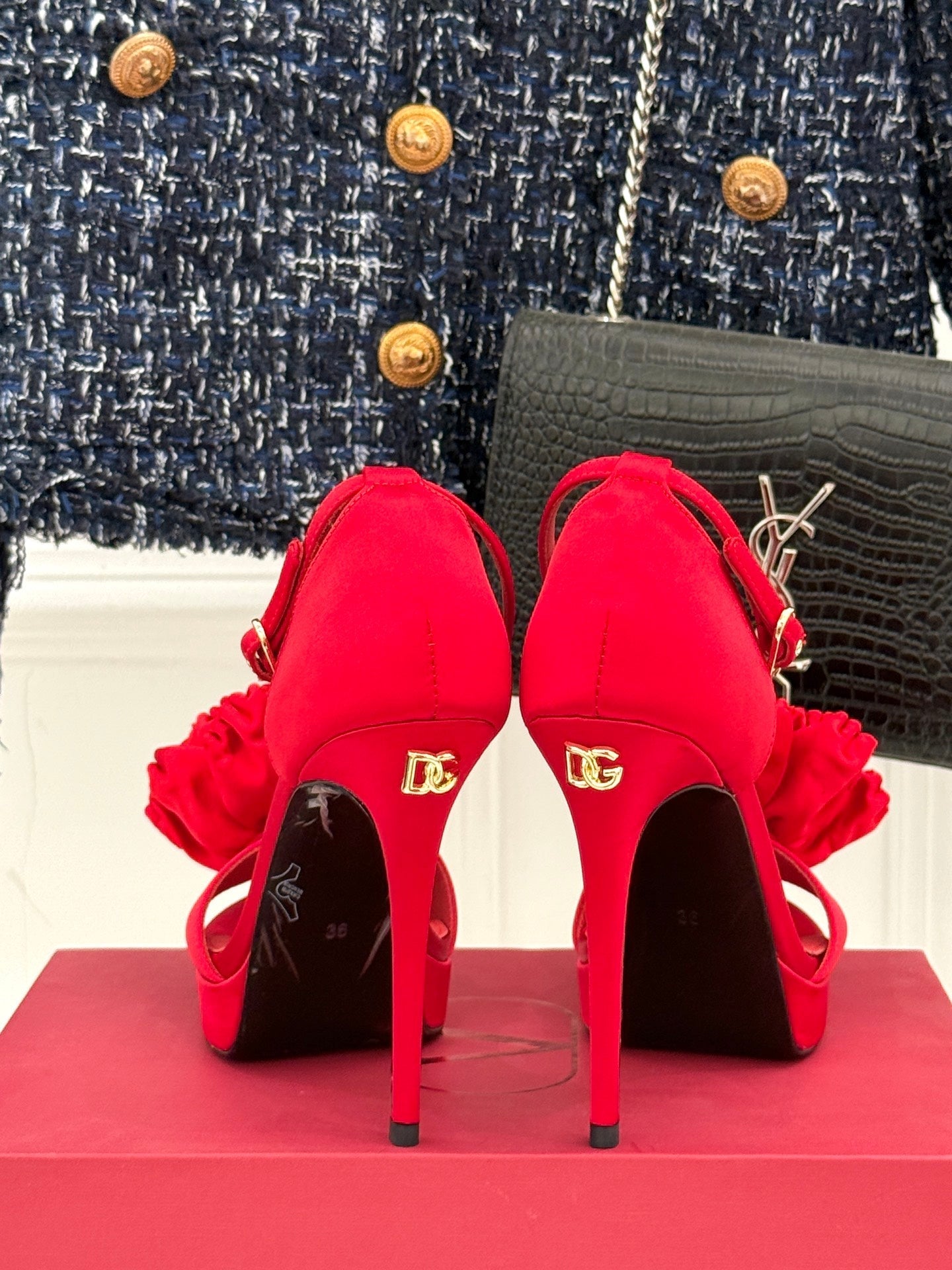 DC 24 Keira Floral-Appliqué Sandals Red Sheepskins &  Cowhide 304709