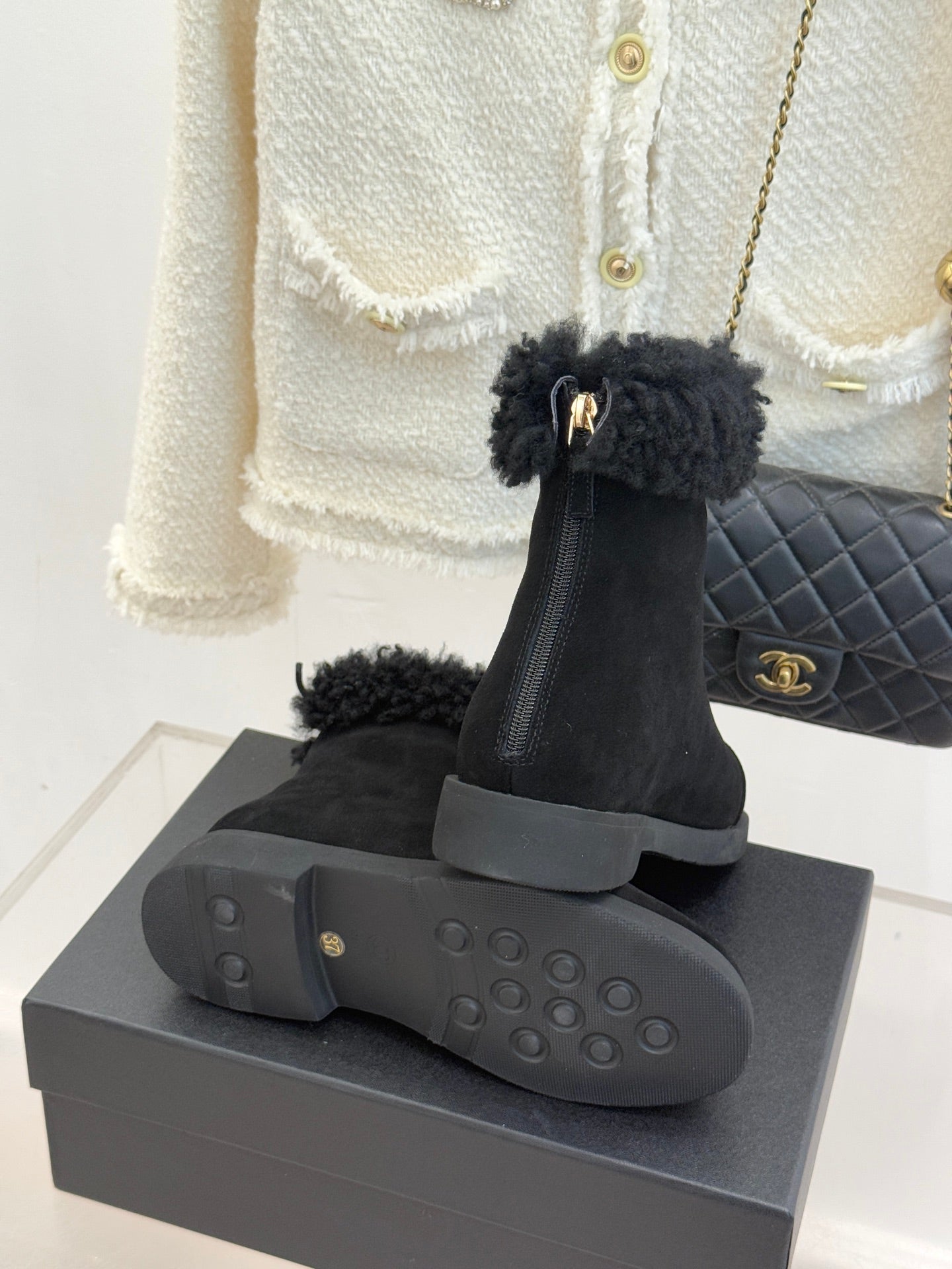 CC 25K Double C Colorblock Furry Snow Boots Black Suede 512069