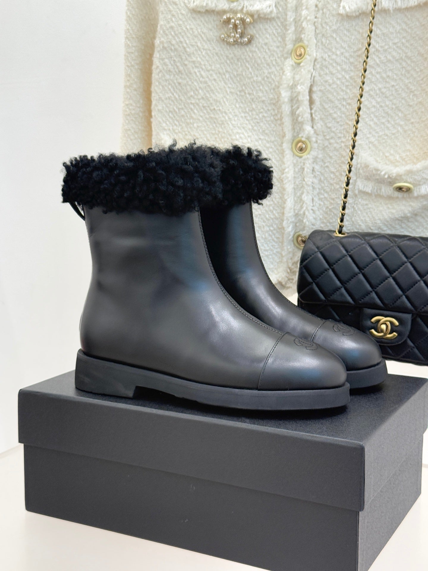 CC 25K Double C Colorblock Furry Snow Boots Black Leather 512071
