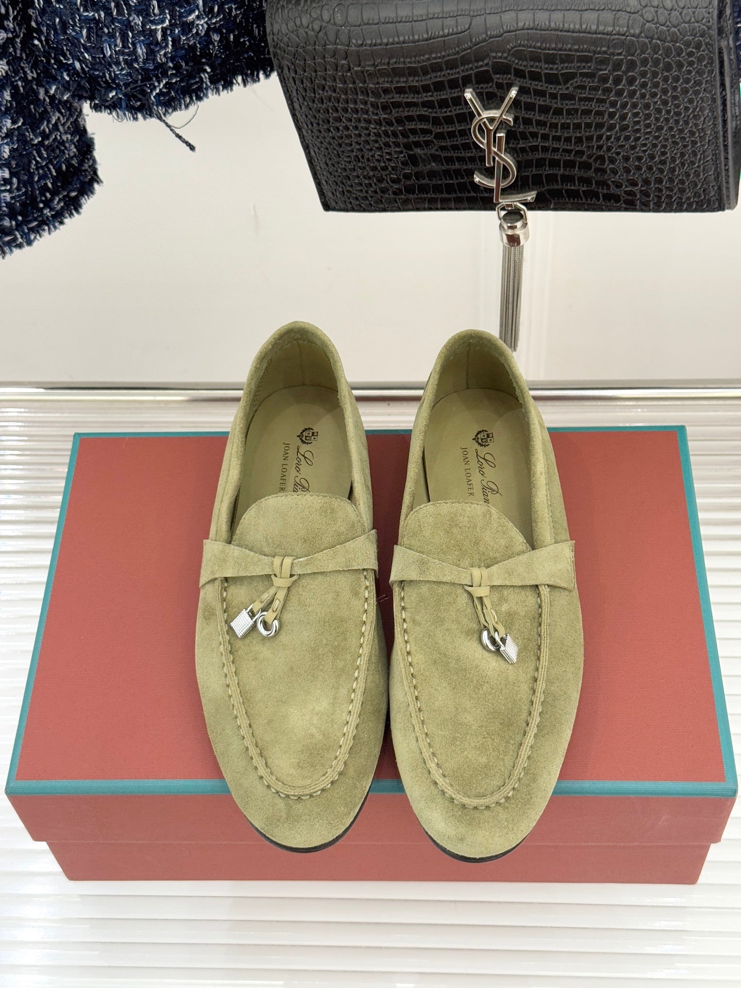 LP 26ss Summer Charms Walk Loafer Light Green Gold Suede 632564