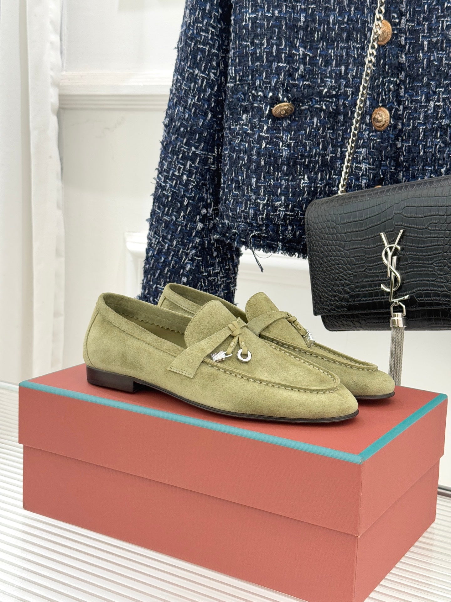 LP 26ss Summer Charms Walk Loafer Light Green Gold Suede 632564