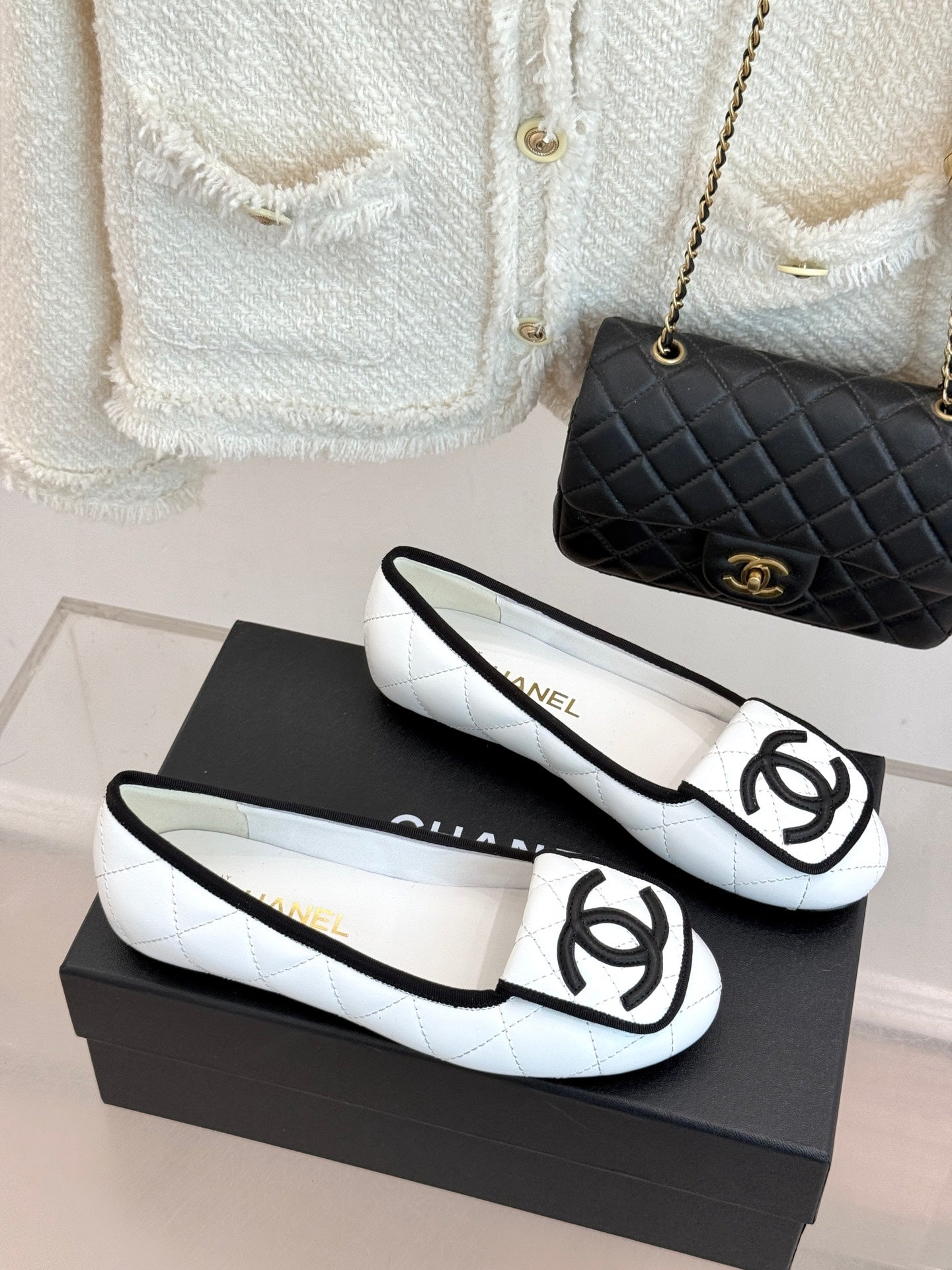 CC 26s Cambon Ballet Flats White Quited Lambskin 887792