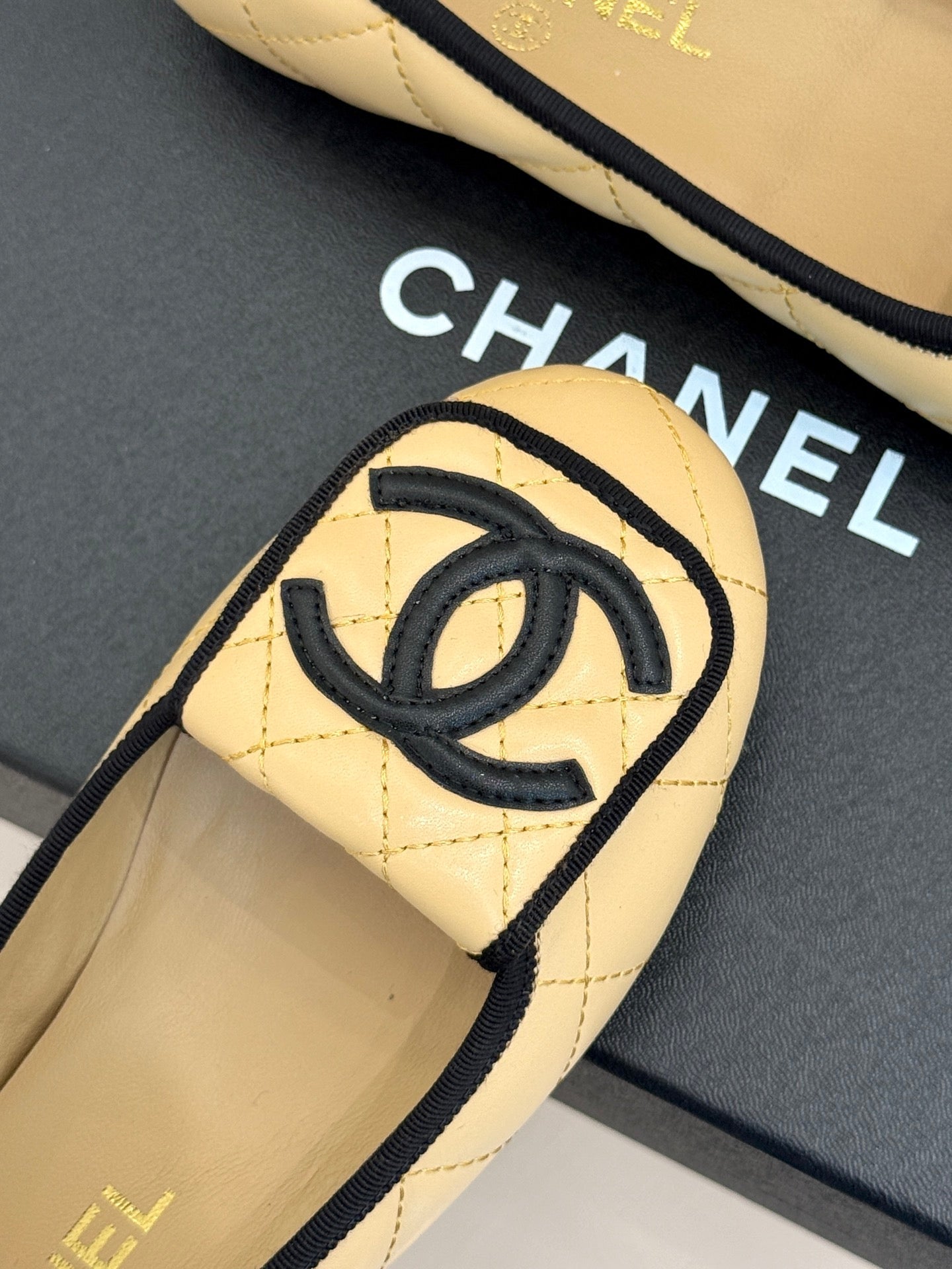 CC 26s Cambon Ballet Flats Beige Quited Lambskin 887795