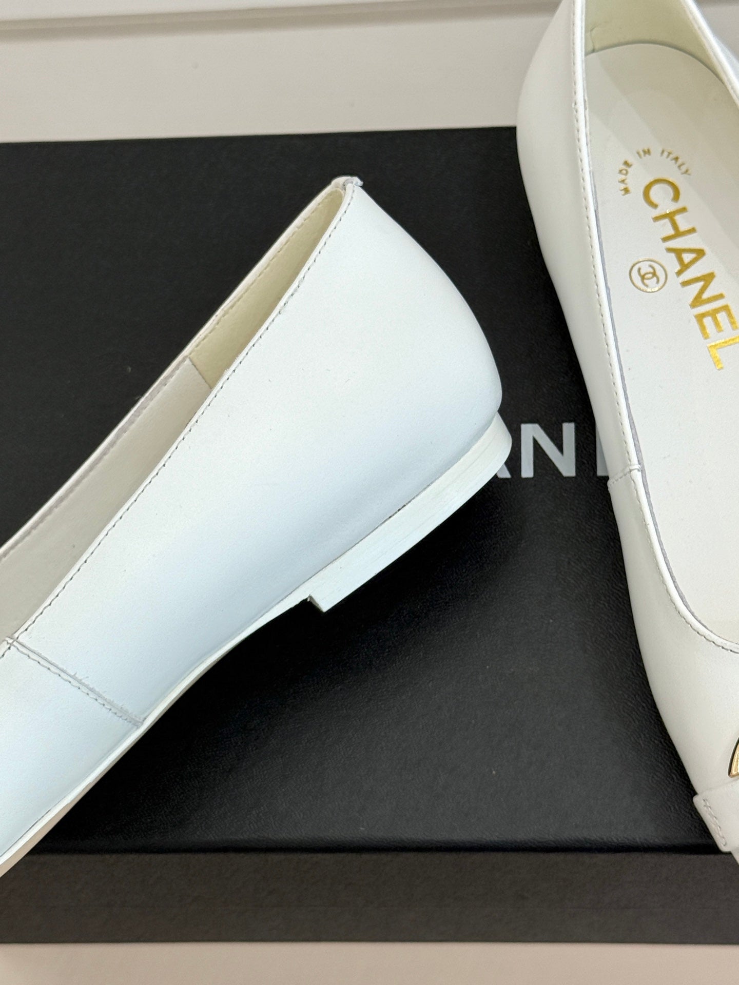 CC 26s Buckle Square Toe Ballet Flat White Lambskin 829736