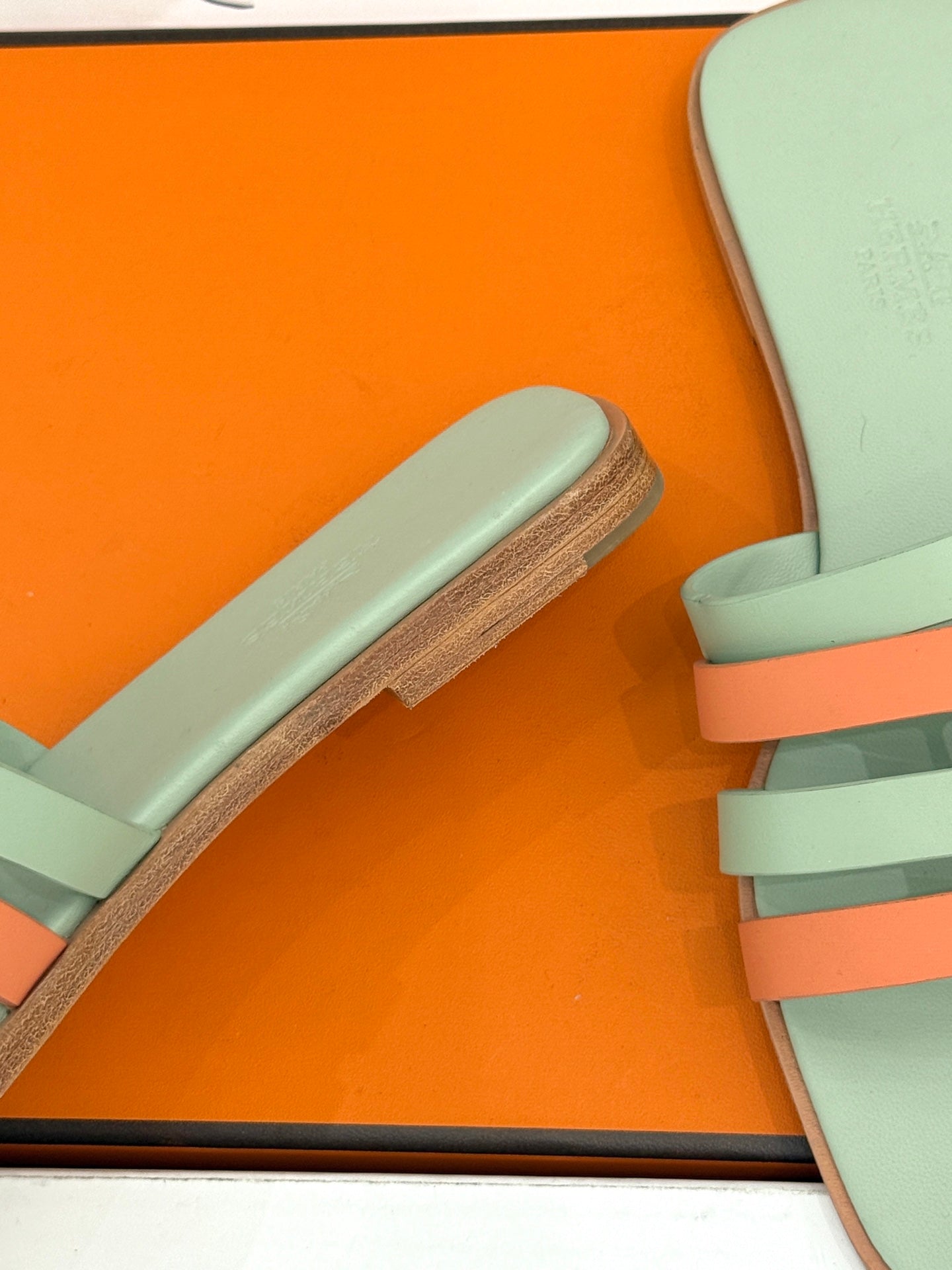 HM 26s Strappy Flat Sandals Green Orange Sheepskin 905784