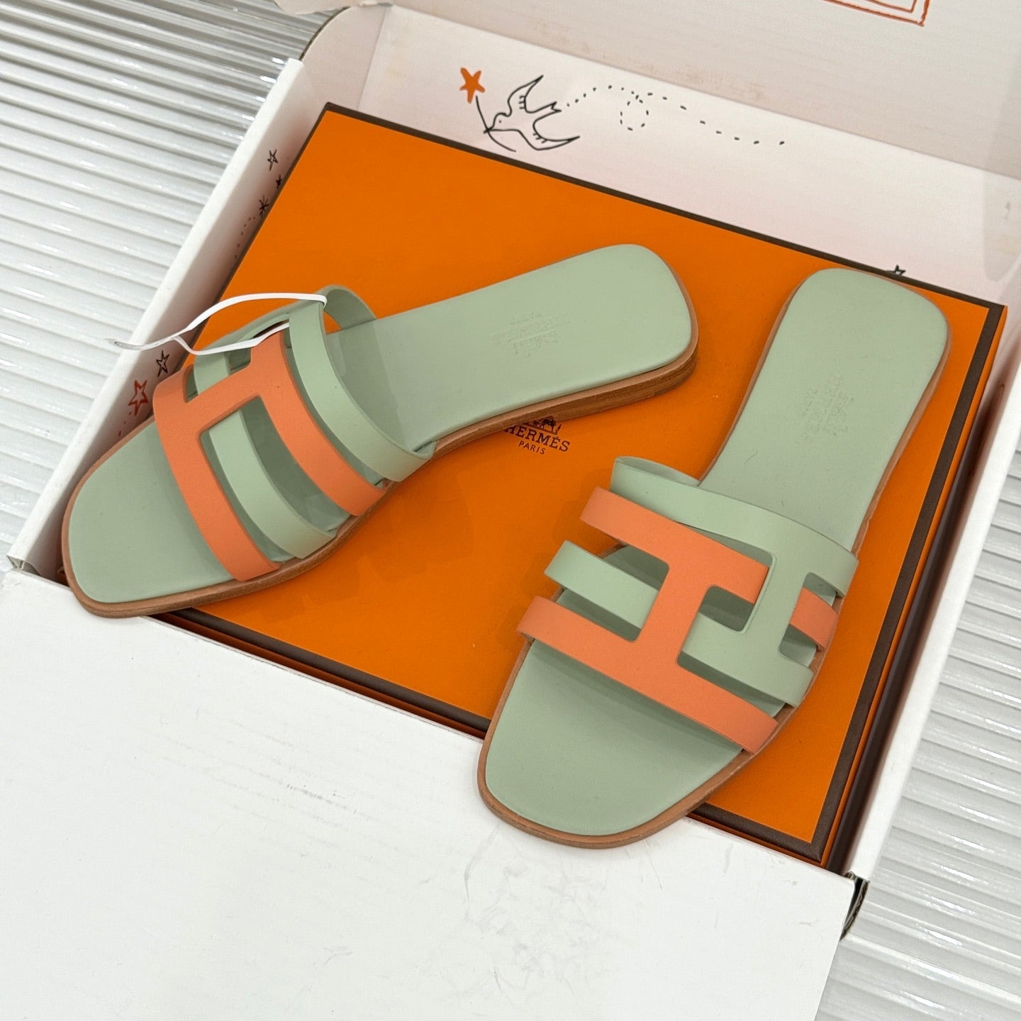 HM 26s Strappy Flat Sandals Green Orange Sheepskin 905784