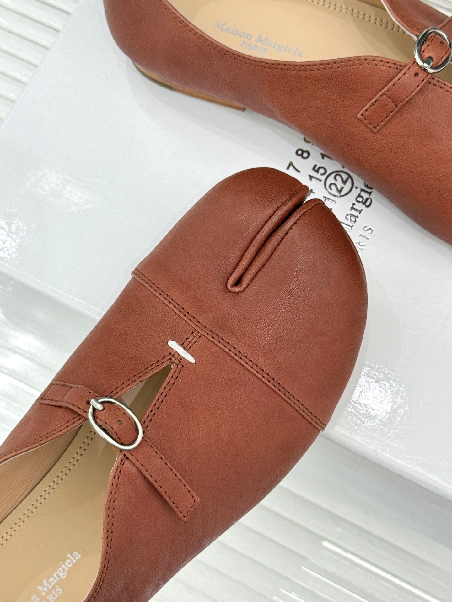 MM6 26s Split-Toe Mary Jane Tan Brown Leather 991573