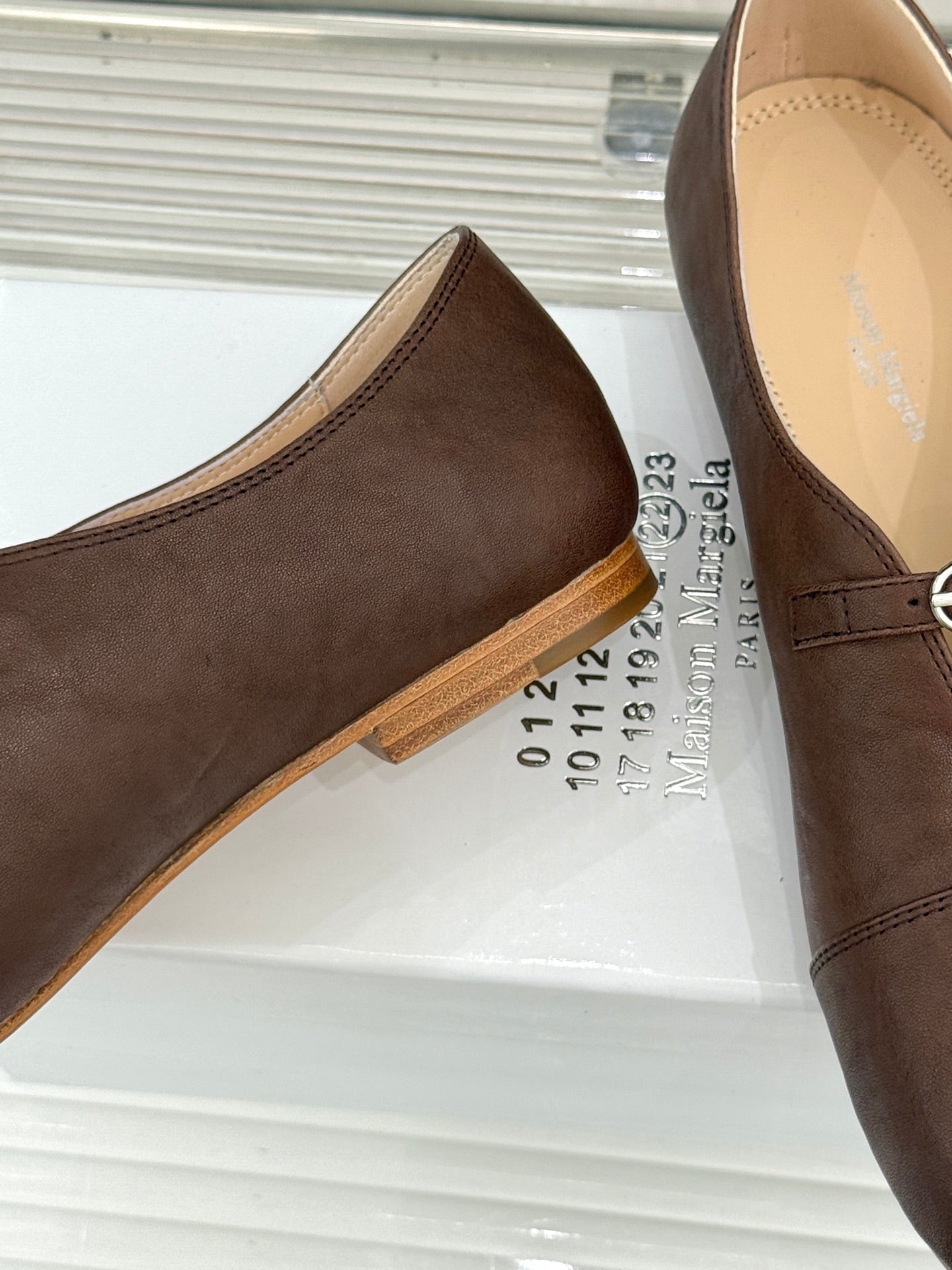 MM6 26s Split-Toe Mary Jane Brown Leather 991575