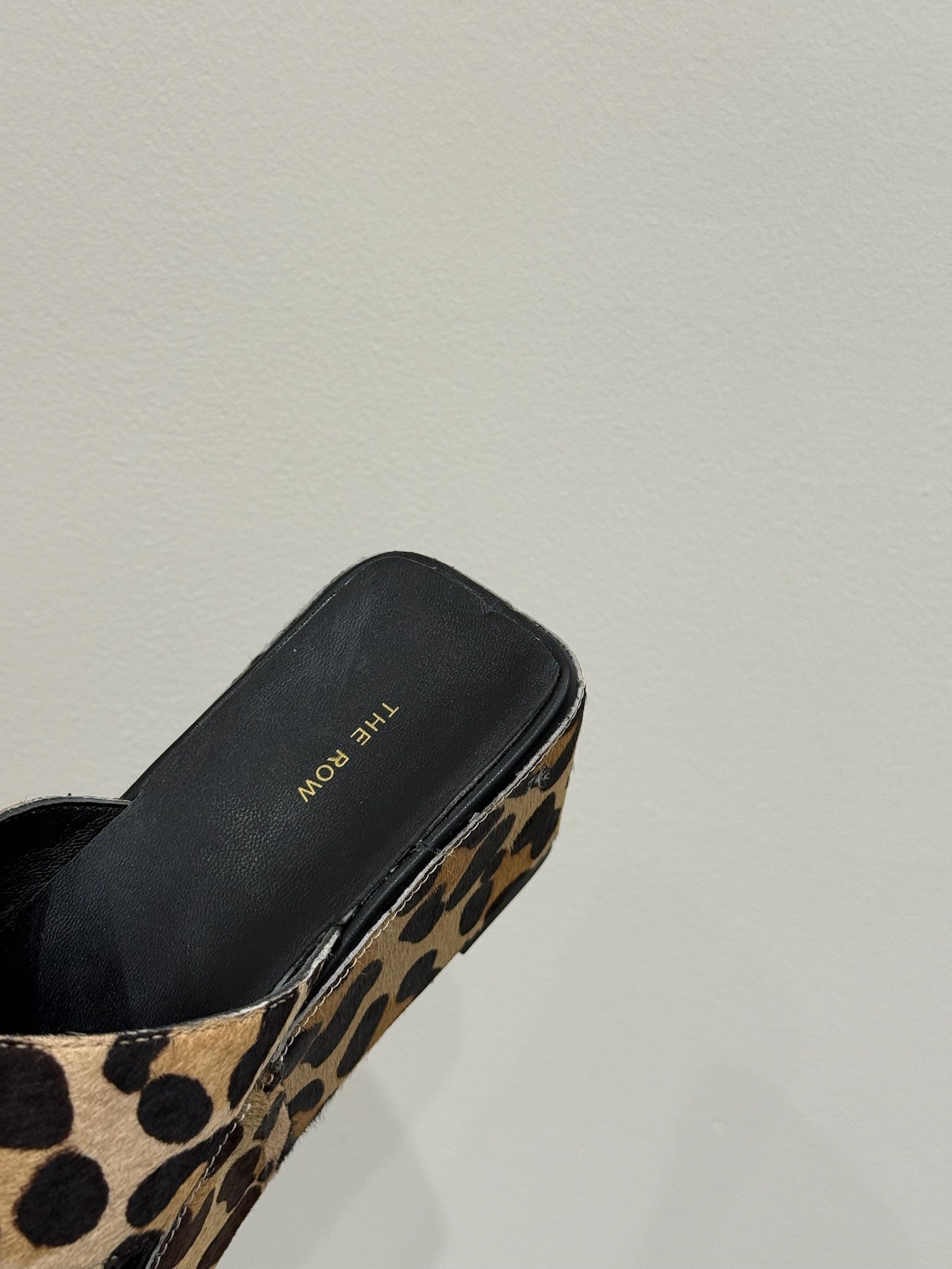 The Row Thick-soled Cross-strap Sandals 6cm Black Leopard Print Horsehair 337446