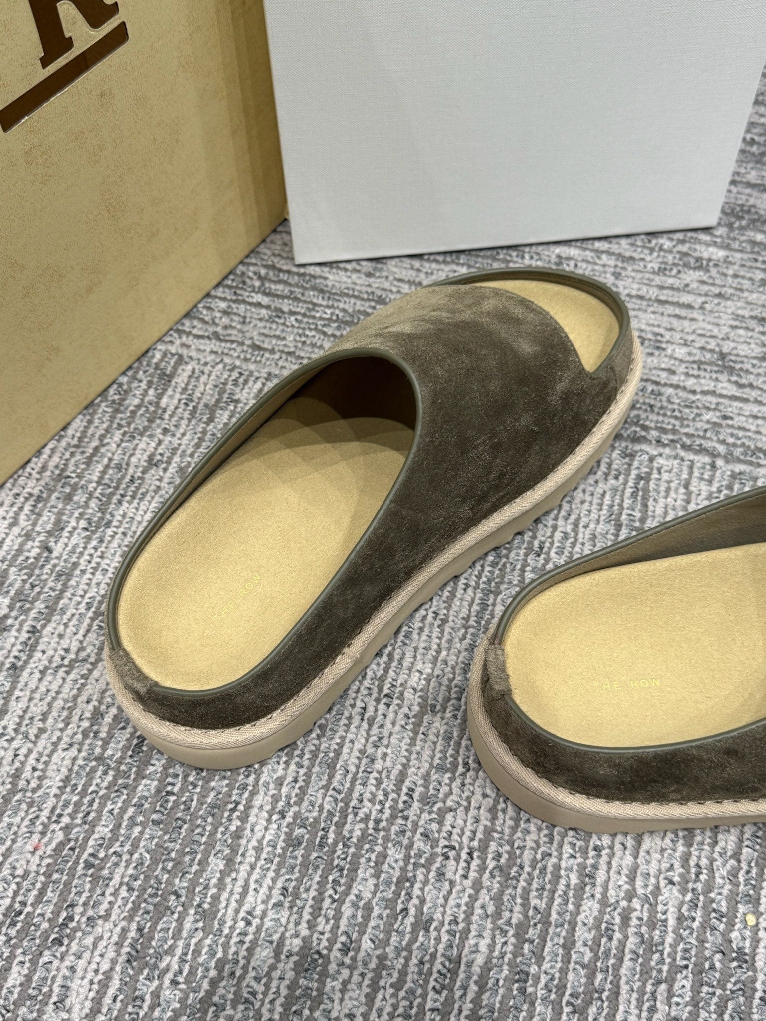 The Row Slide Sandals Olive Green Cow Suede 337473
