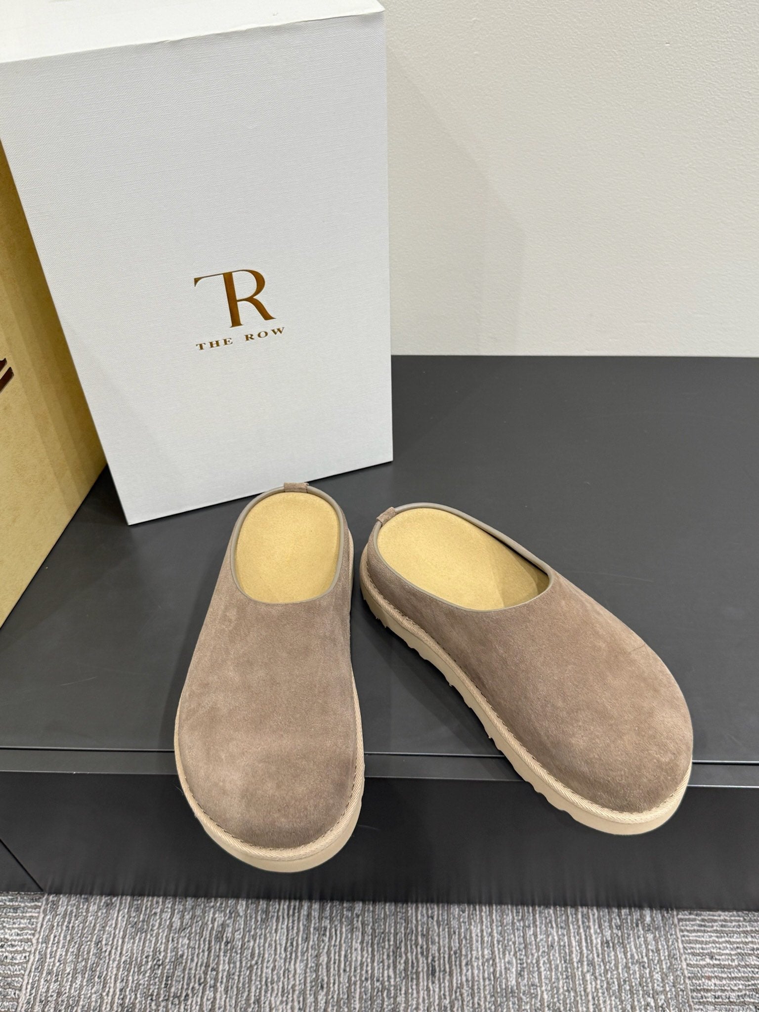 The Row Toe Slippers Taupe Cow Suede 337484