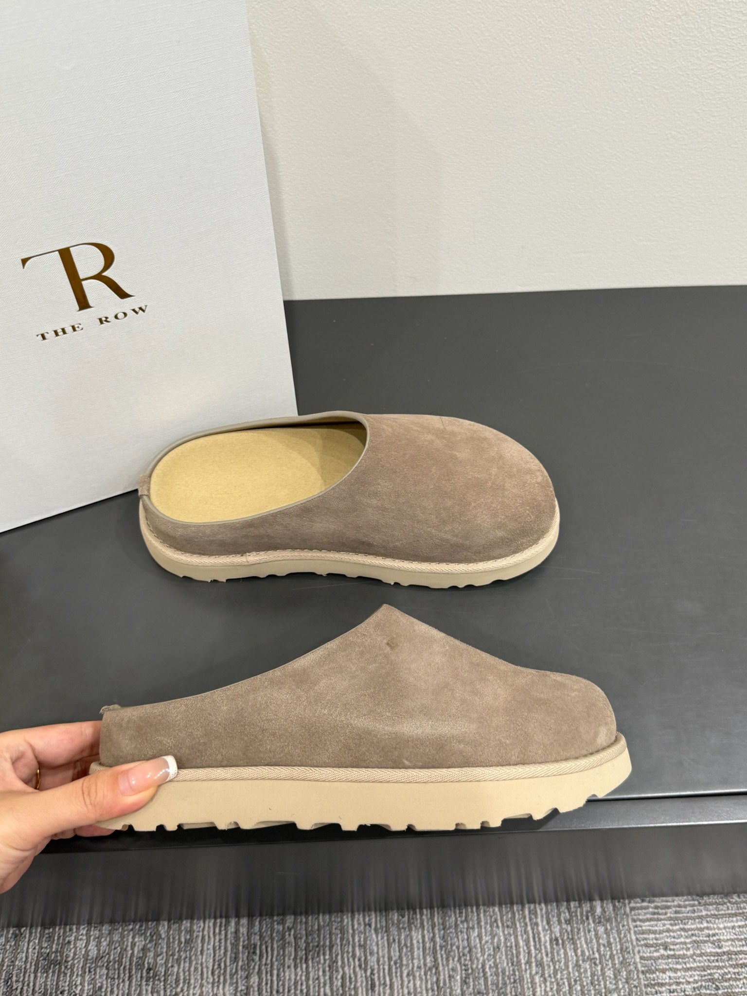 The Row Toe Slippers Taupe Cow Suede 337484
