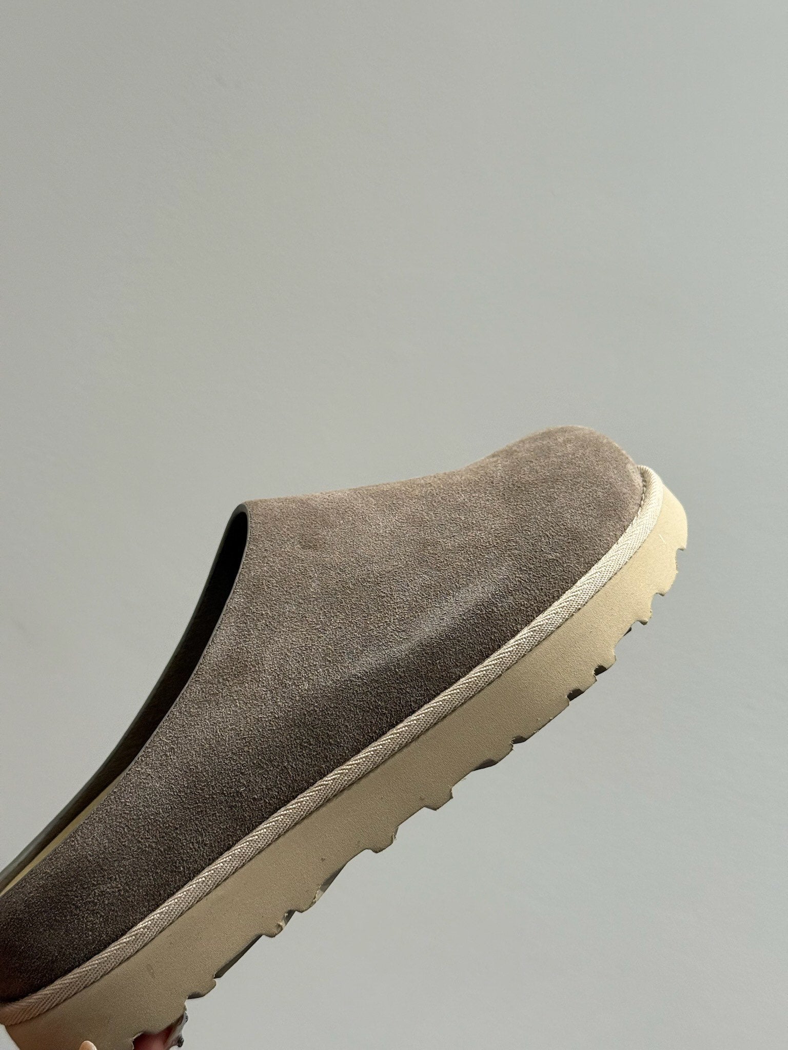 The Row Toe Slippers Taupe Cow Suede 337484