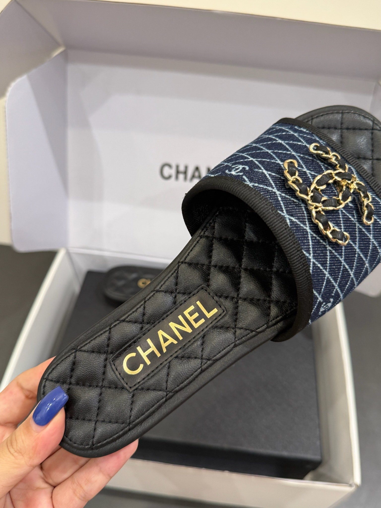 CC 25ss Chain Flat Slippers Black Blue Cowhide & Sheepskin 417564