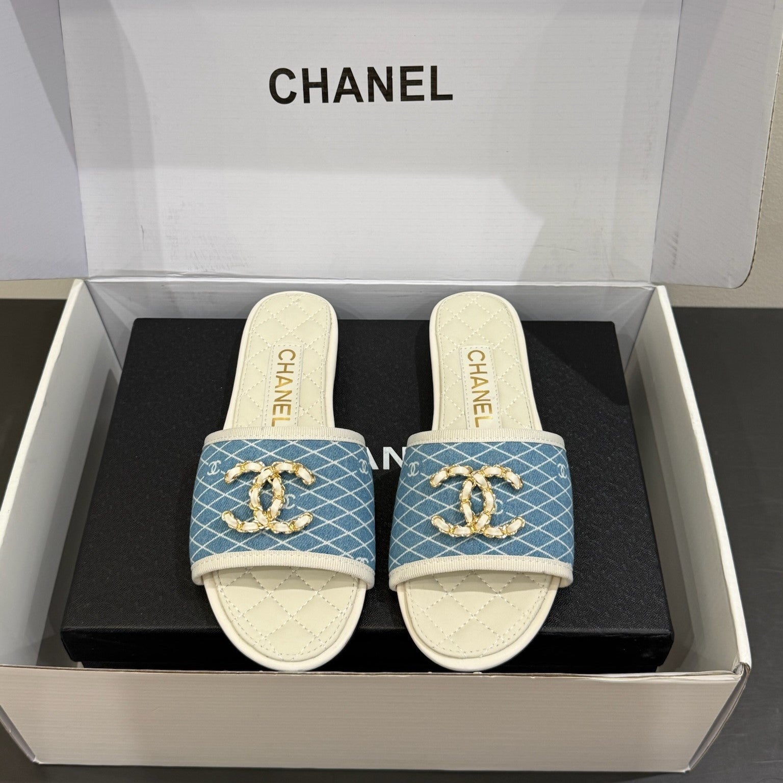 CC 25ss Chain Flat Slippers Blue White Cowhide & Sheepskin 417566