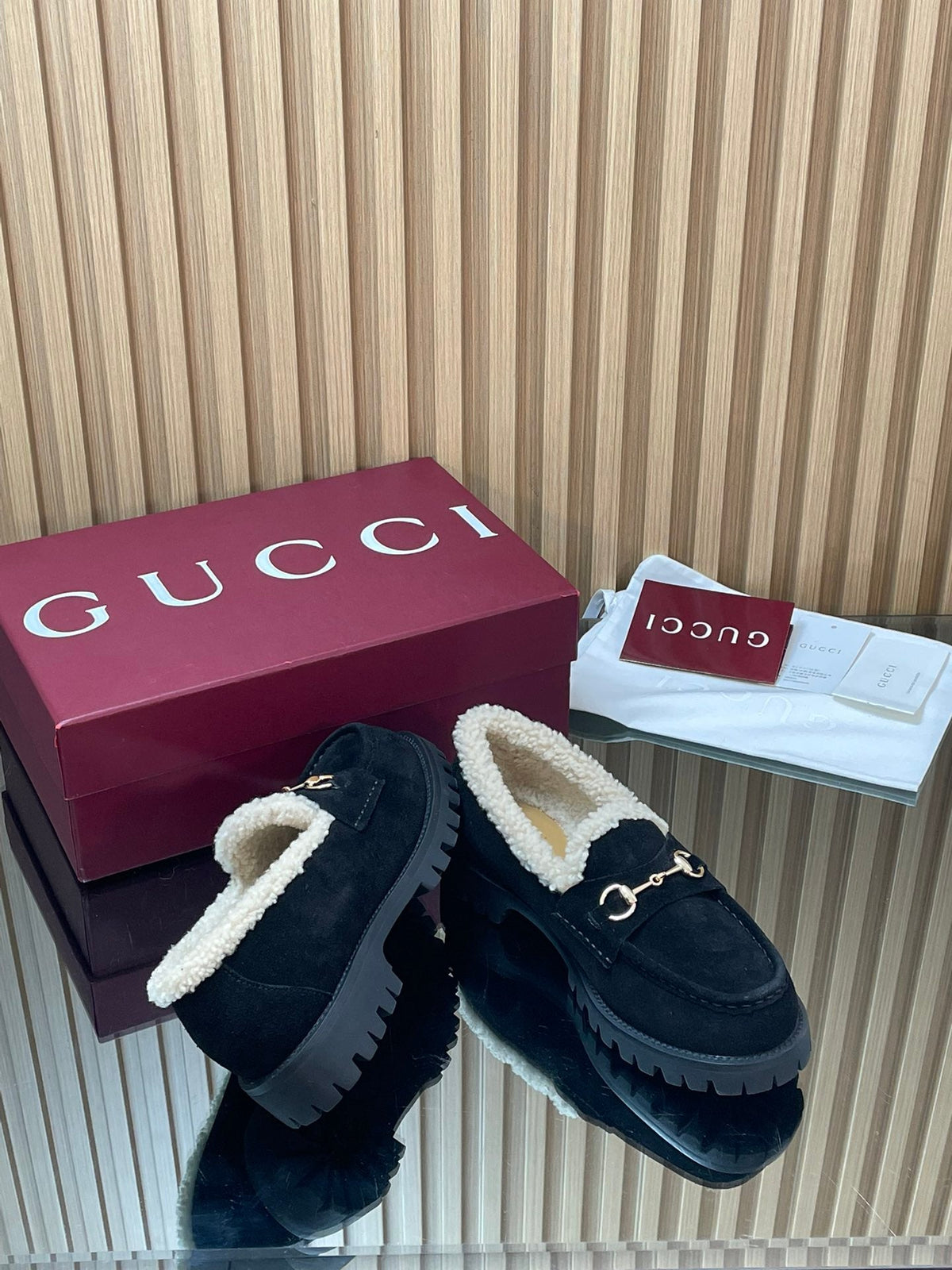 Gucci 26s Loafers Black Suede Shearling 156828