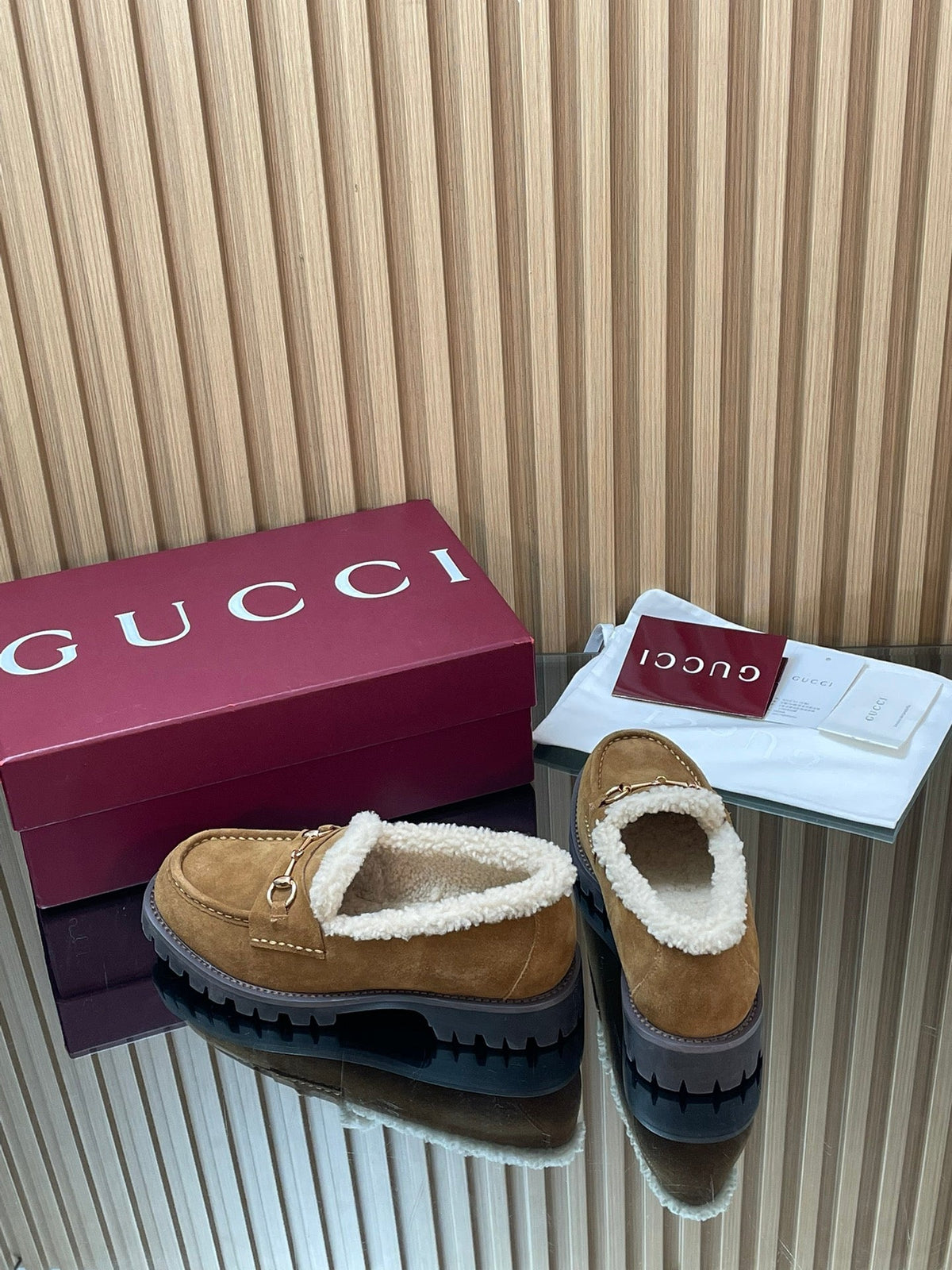 Gucci 26s Loafers Camel Suede Shearling 156830