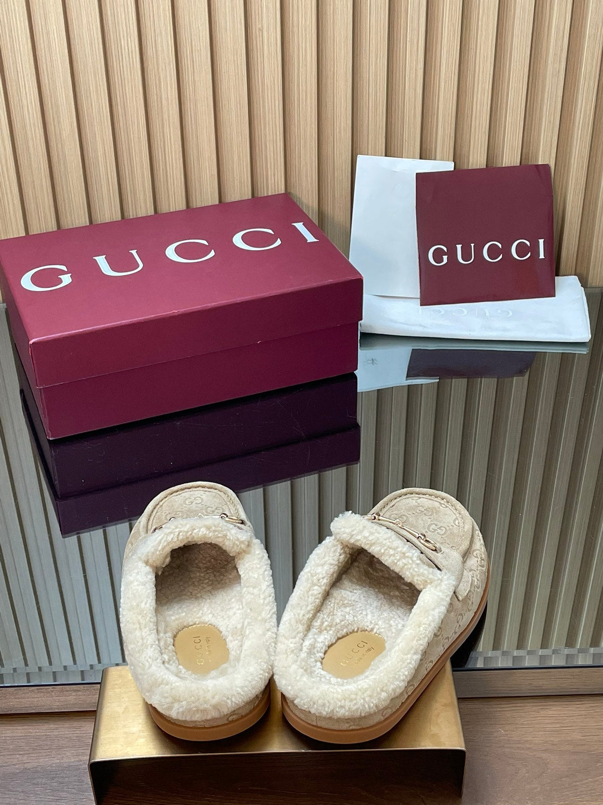 Gucci 26s Celia Mules Beige GG Suede Shearling 156835
