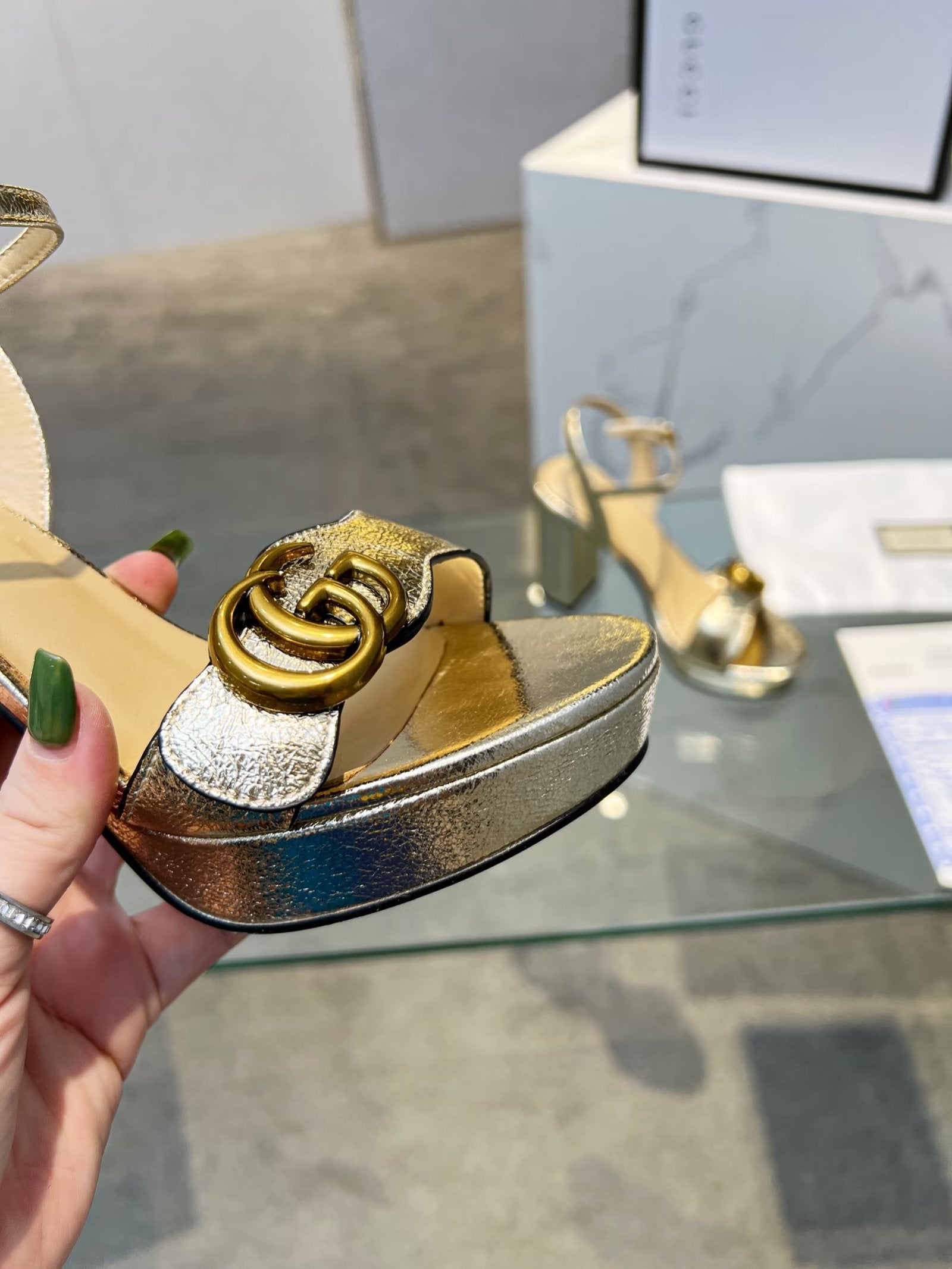 GG 26s Marmont Sandals 10cm Sandals Light Gold Metalic Leather 926708