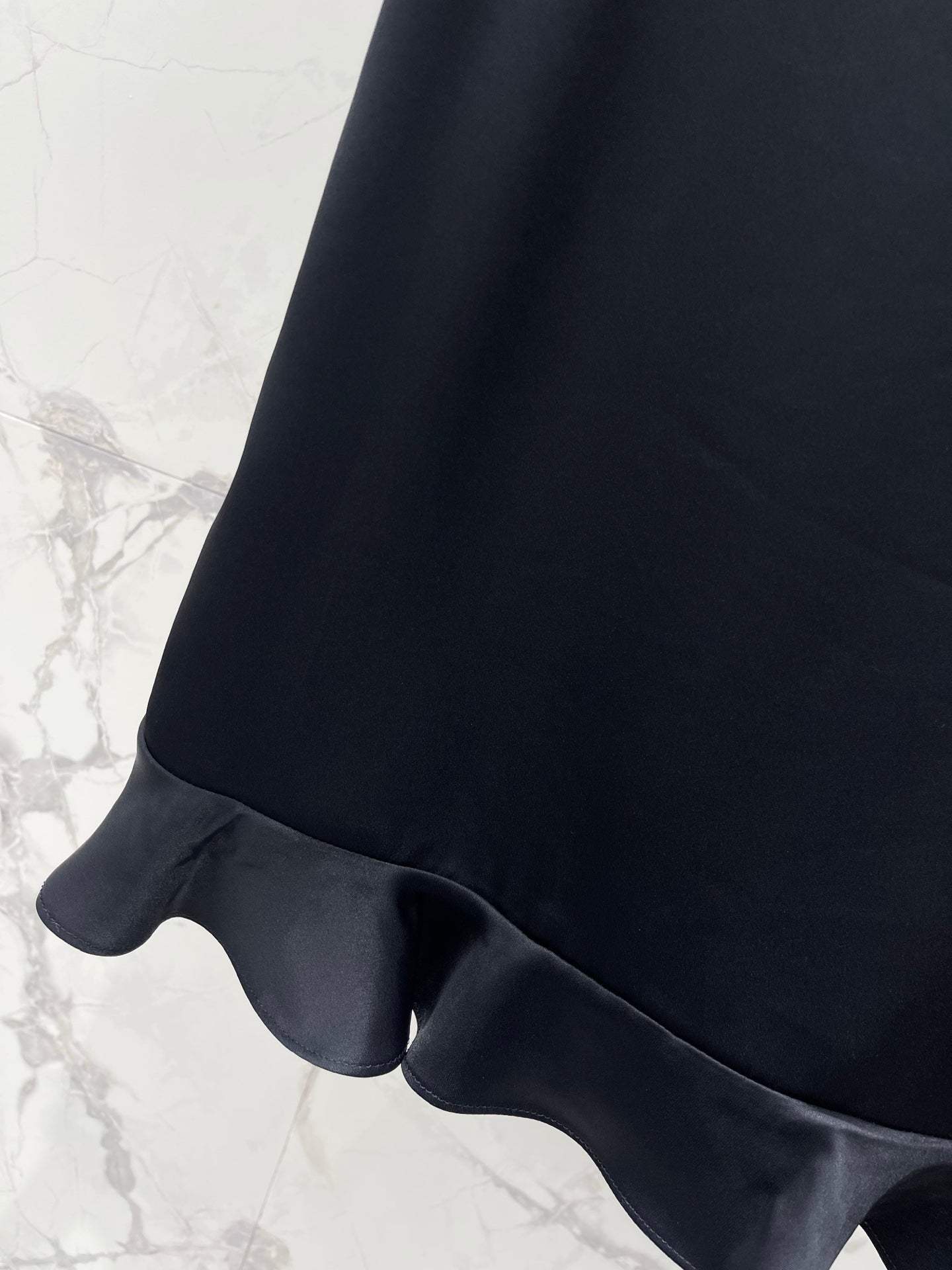 CC 26s Ruffled Acetate Sleeveless Vest Black Silk 408688