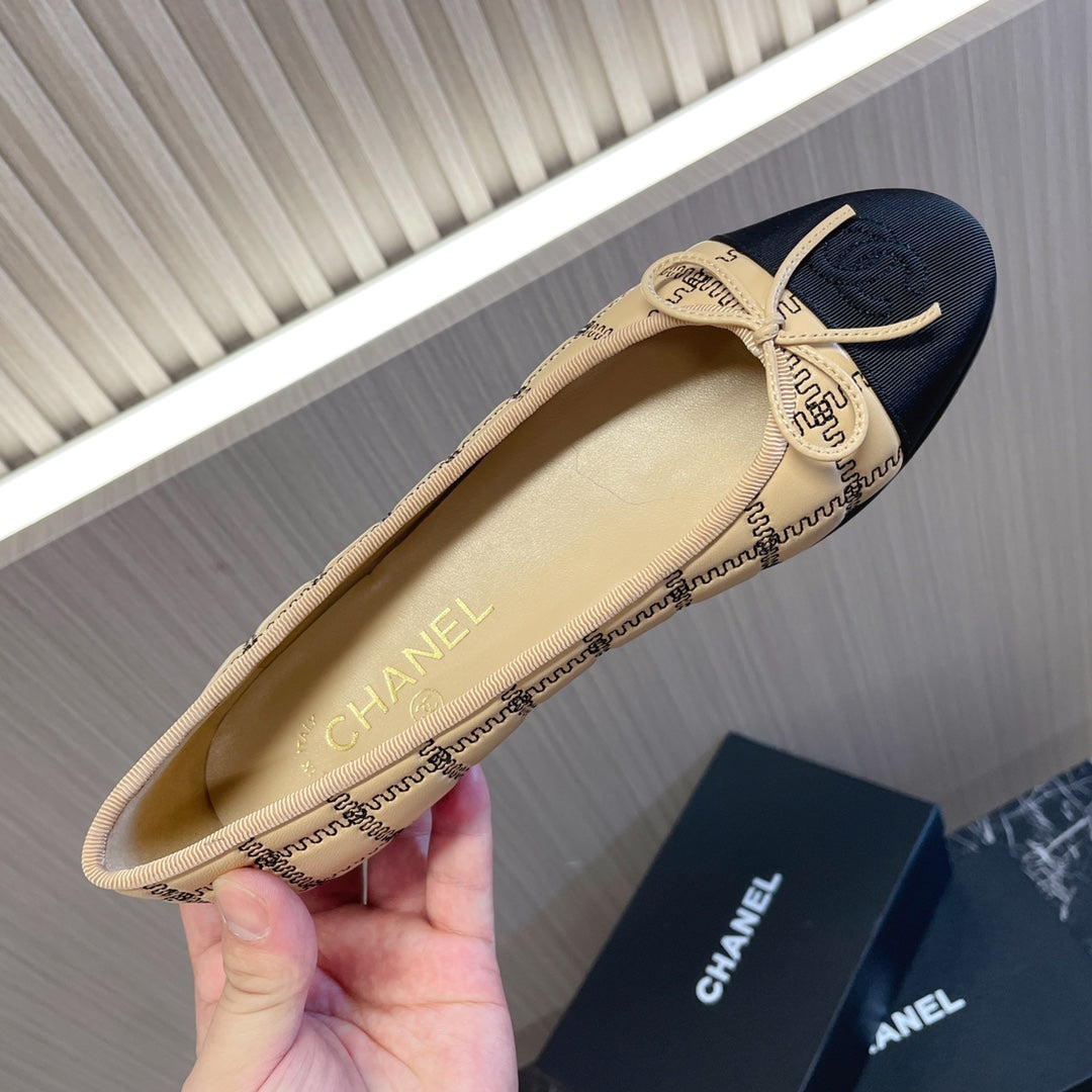 CC 26s Ballerinas Slingbacks CC Logo Beige Black Canvas Leather 108839