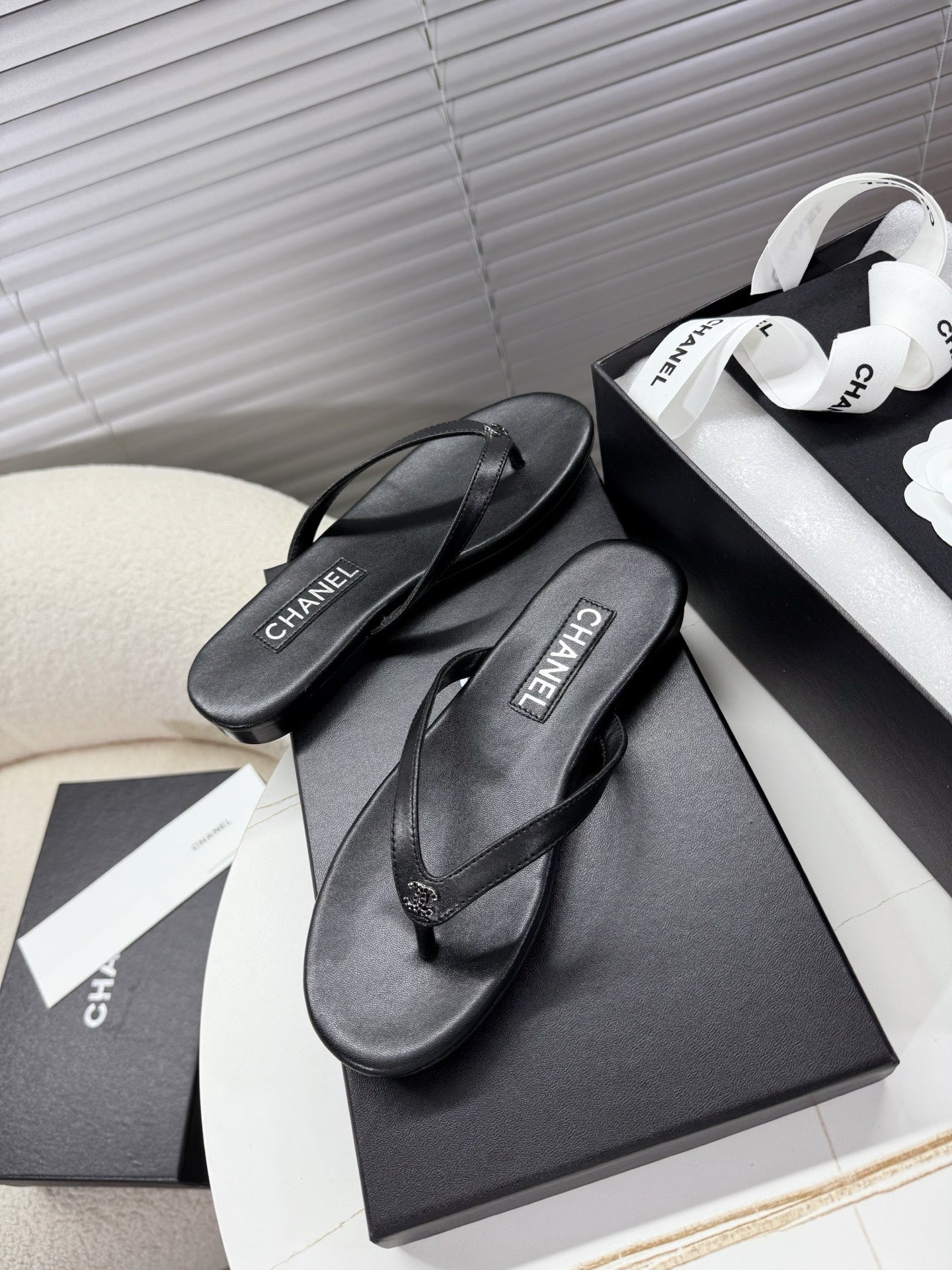 CC 25SS Thong Sandals Double C Rhinestone Black Sheepskin 352435