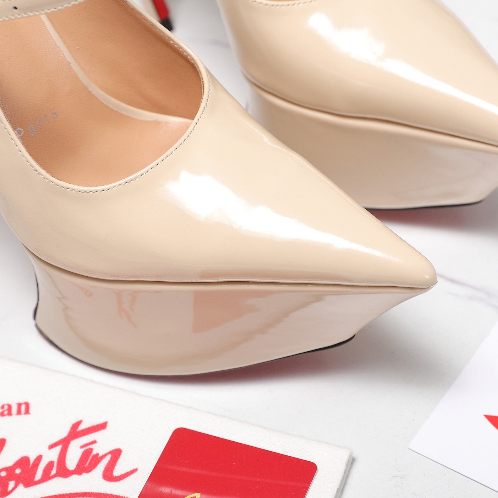 CL Matières Fécales Platform Pumps 15cm Beige Patent Leather 637884