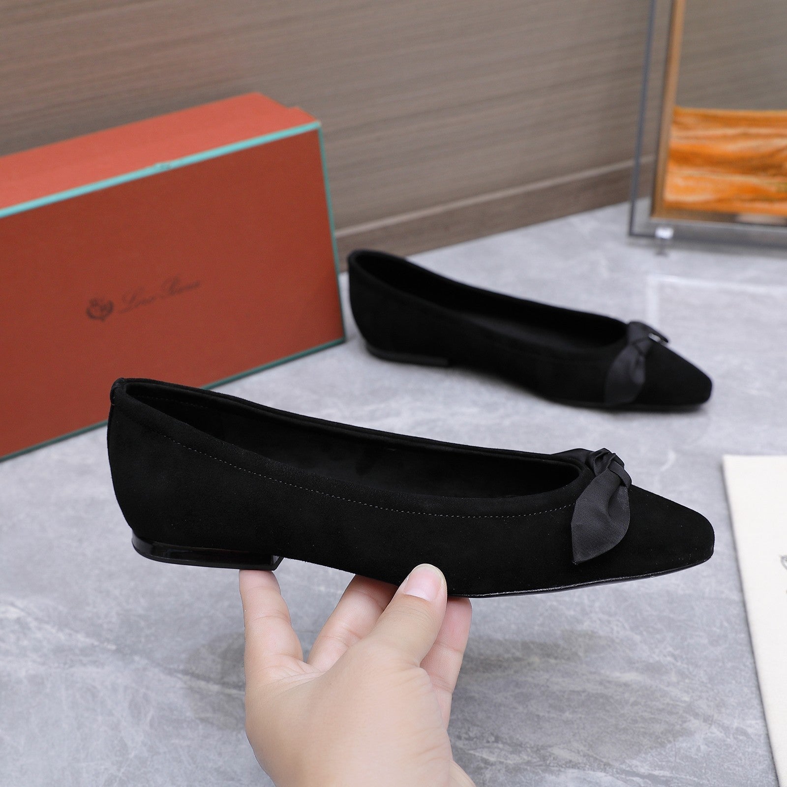 LP 26s Primula Ballet Flat Black Velvet 864941