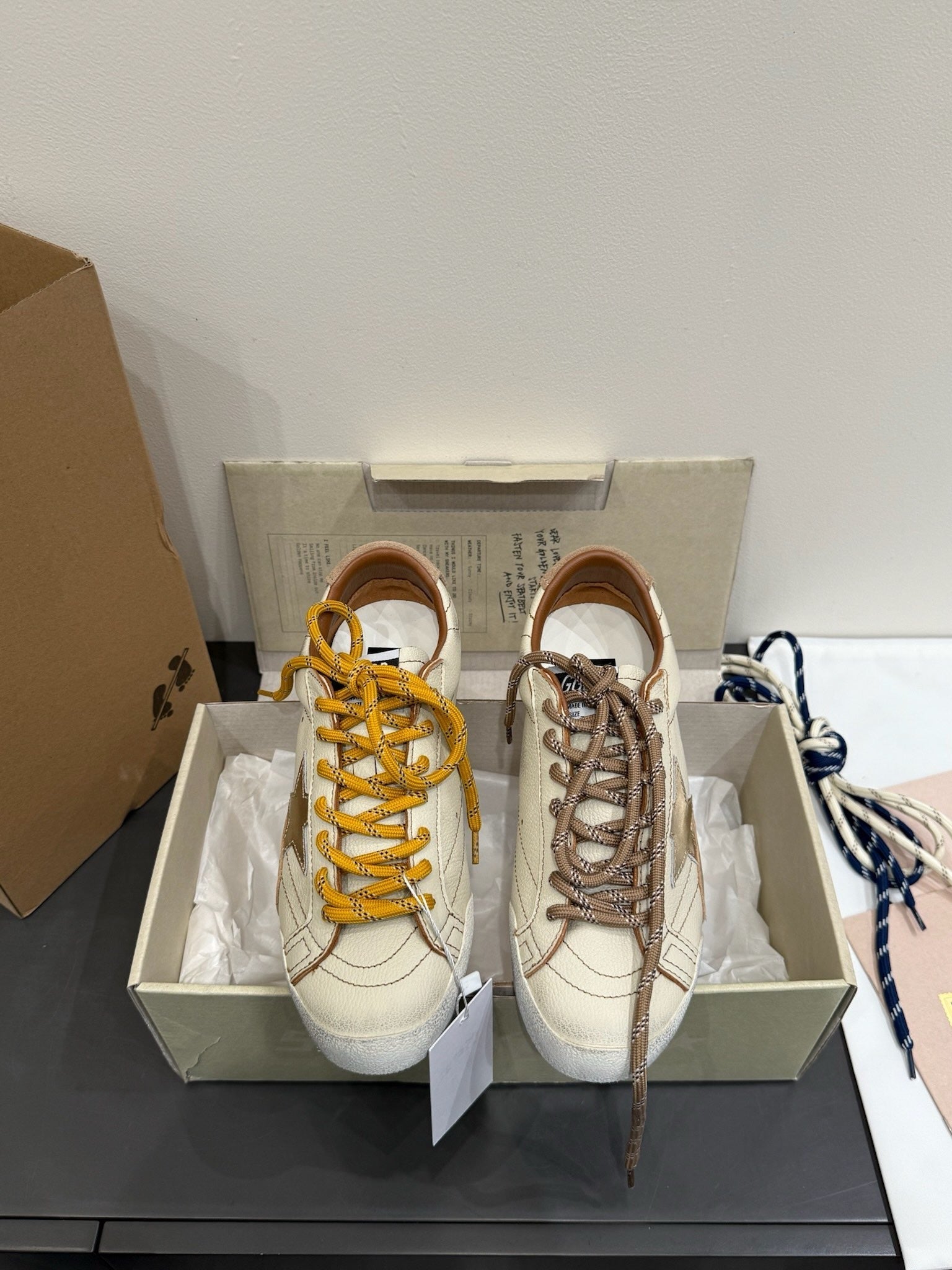 DC 25 Golden Goos Superstar Trainers Beige Cowhide & Rubber 334967