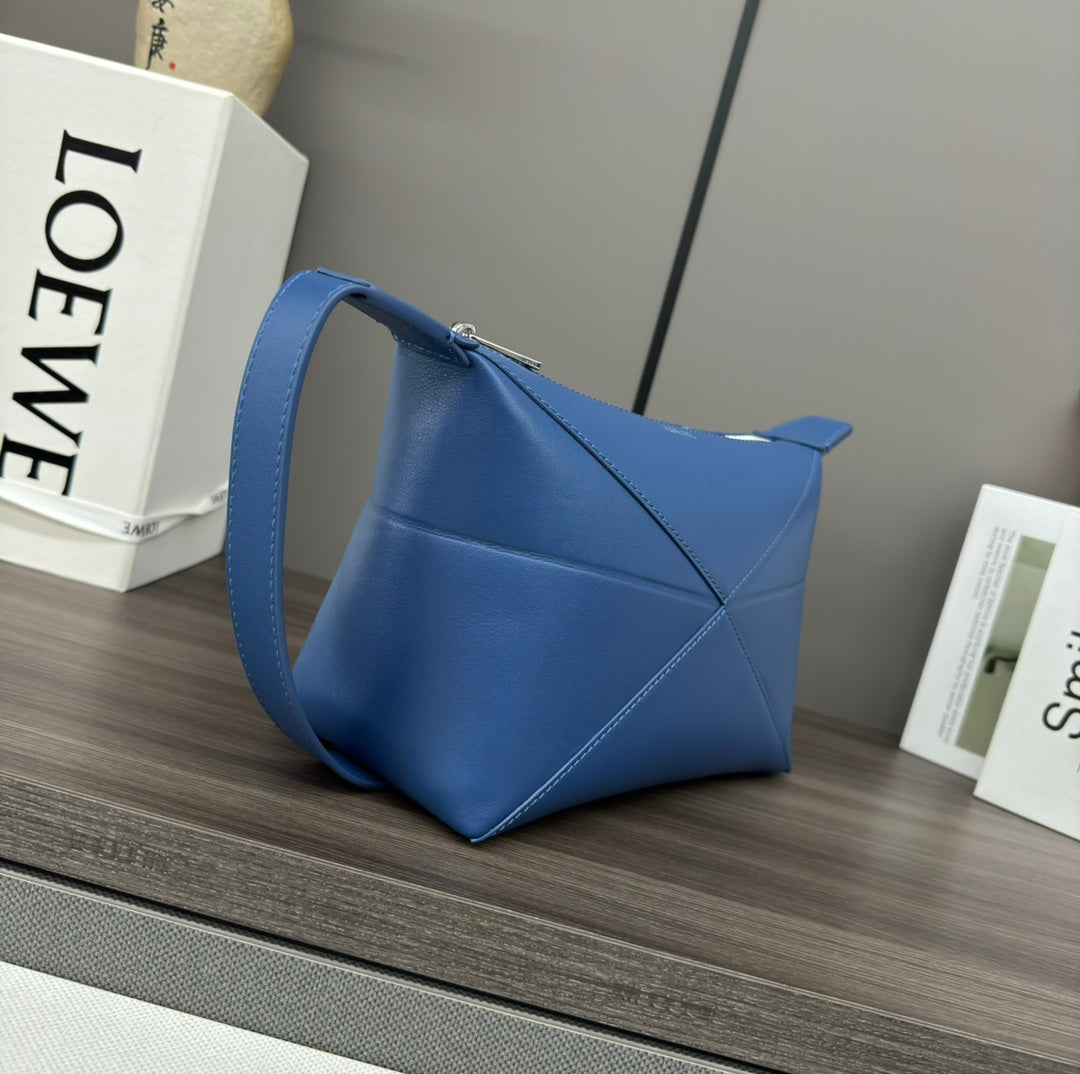 PUZZLE FOLD WASH 22 BAG IN ROYAL BLUE SHINY CALFSKIN