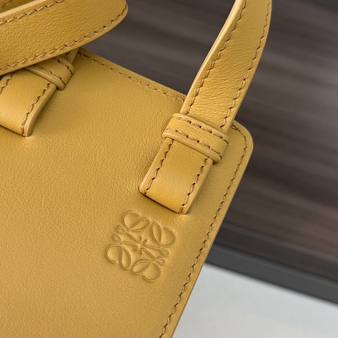 Loewe Hammock Slice Bag Golden-Brown Shiny Calfskin