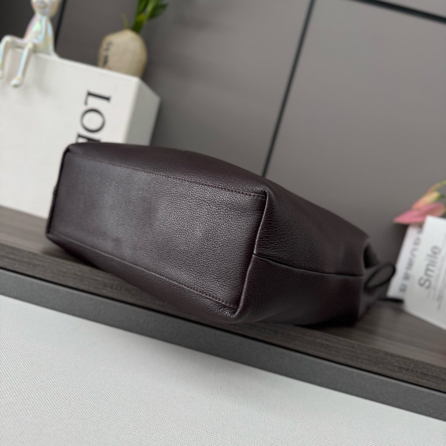 Loewe Pebble Hobo Chocolate Smooth Calfskin