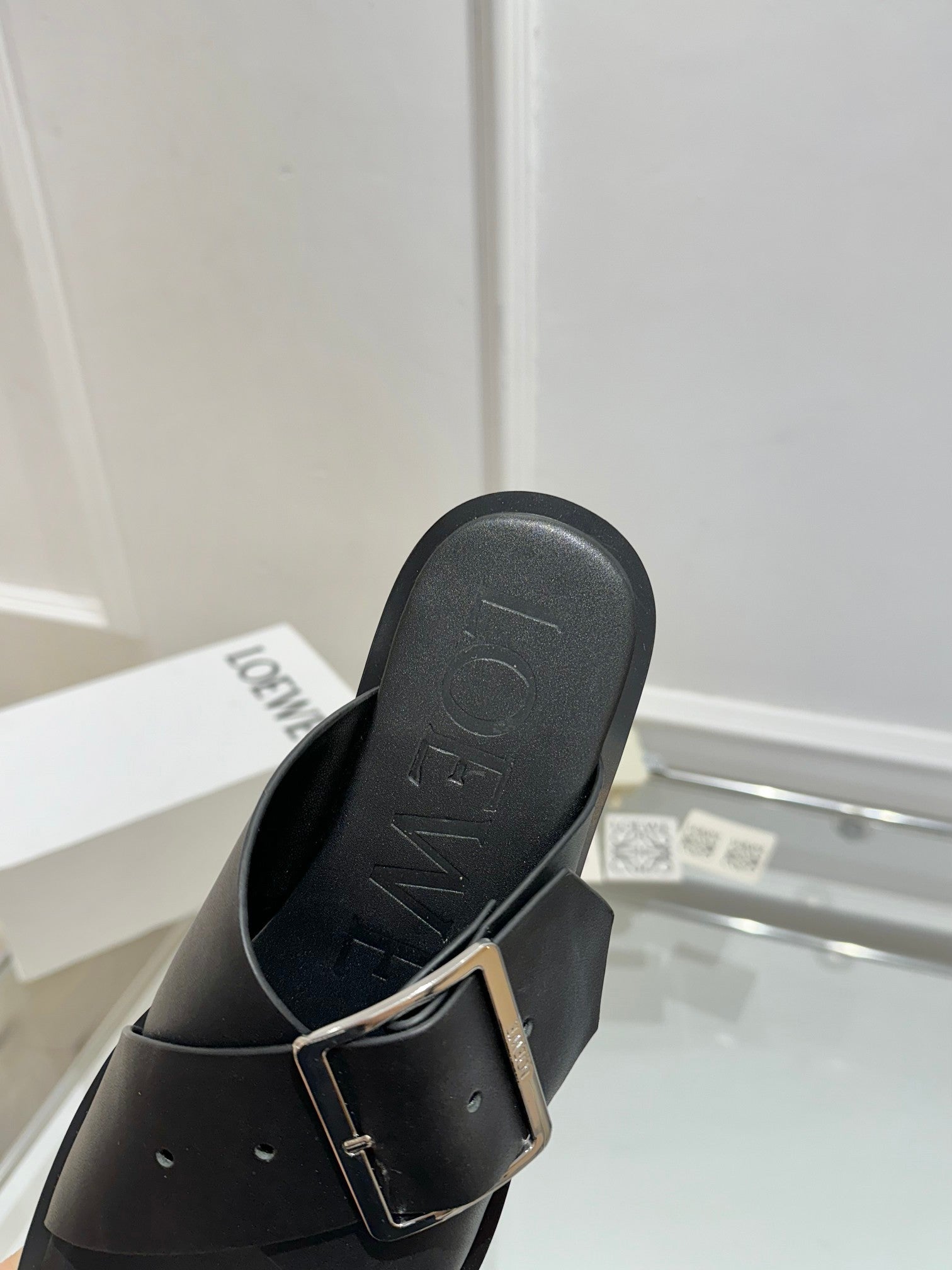 Loewe Petal Buckle Slide Black Leather 881316