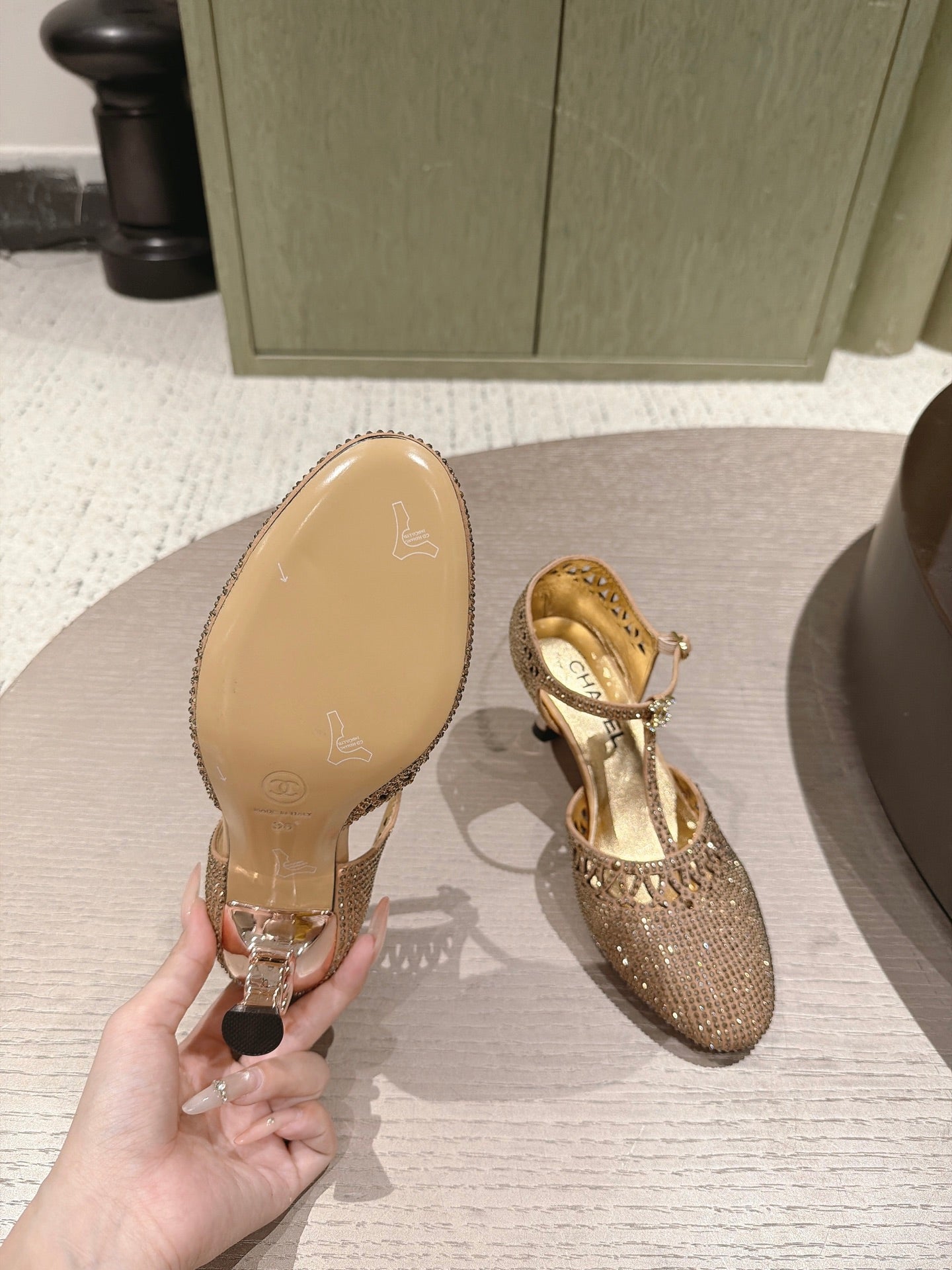 CC 26s T-strap Slingback 6.5cm Gold Lambskin/Rhinestones 917015