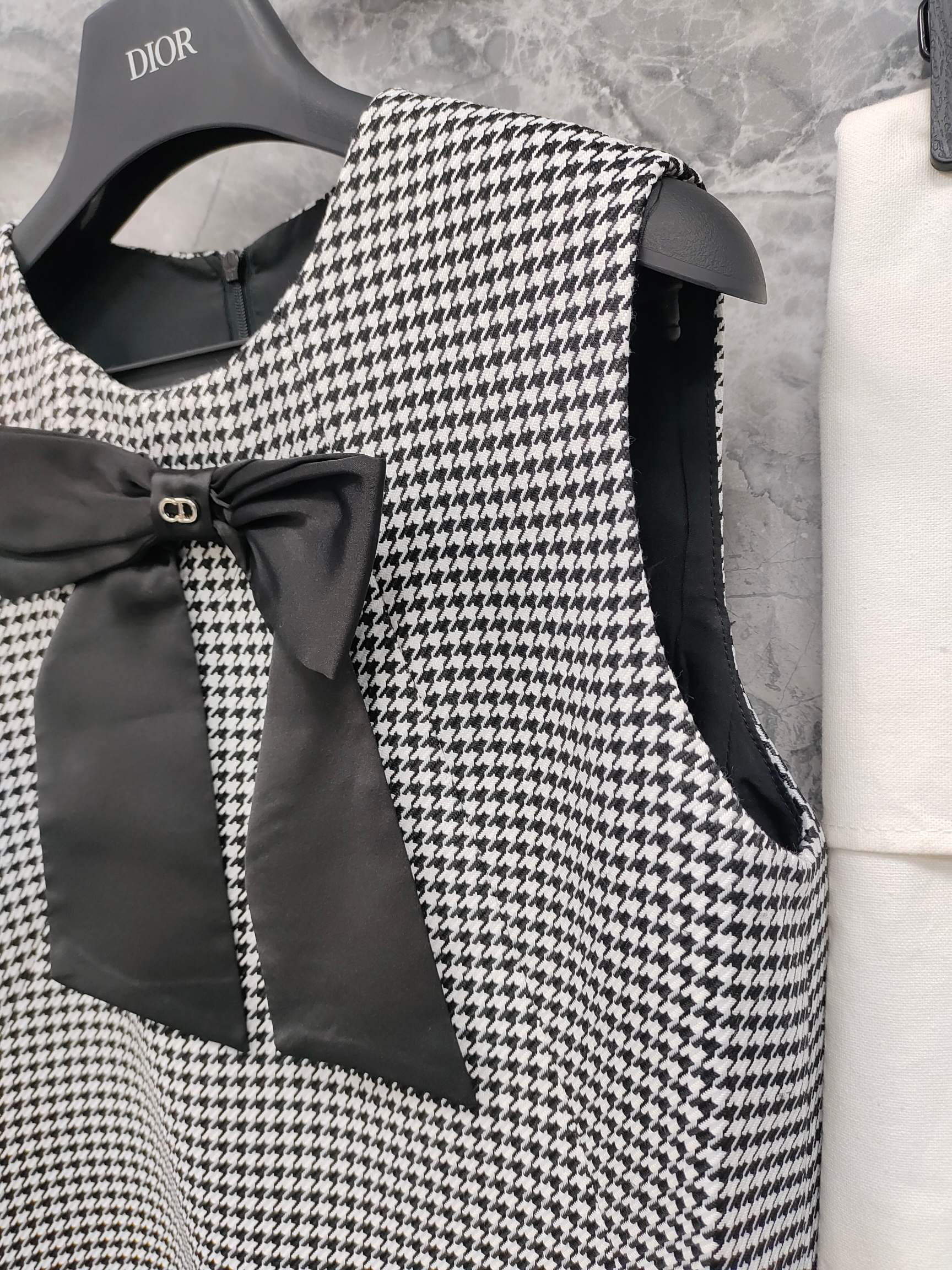 CD 26s Straight-Cut Short Dress Black White Wool 363526