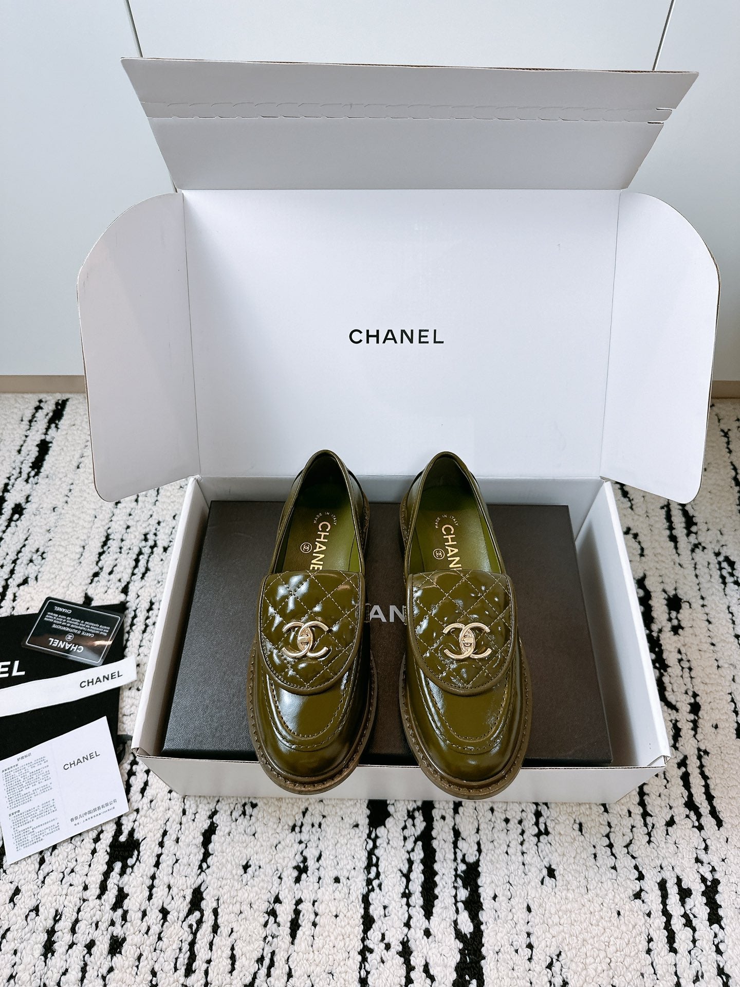 CC Moccasins 25mm In Moss Green Glossy Lambskin 144643