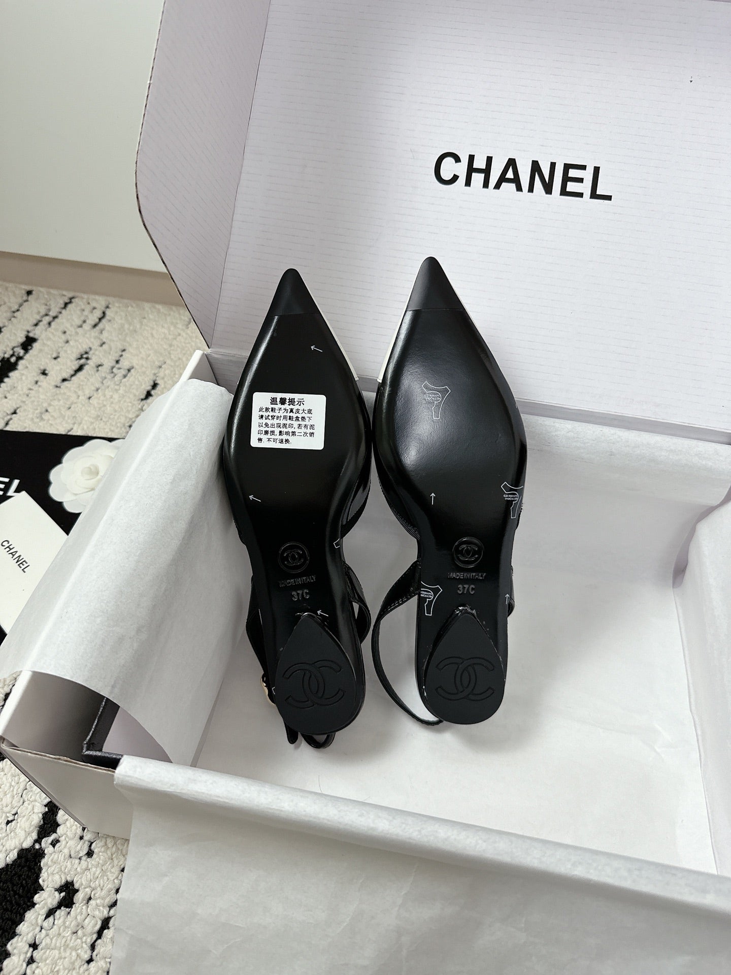 CC Slingback Pointed White Black Leather 628289