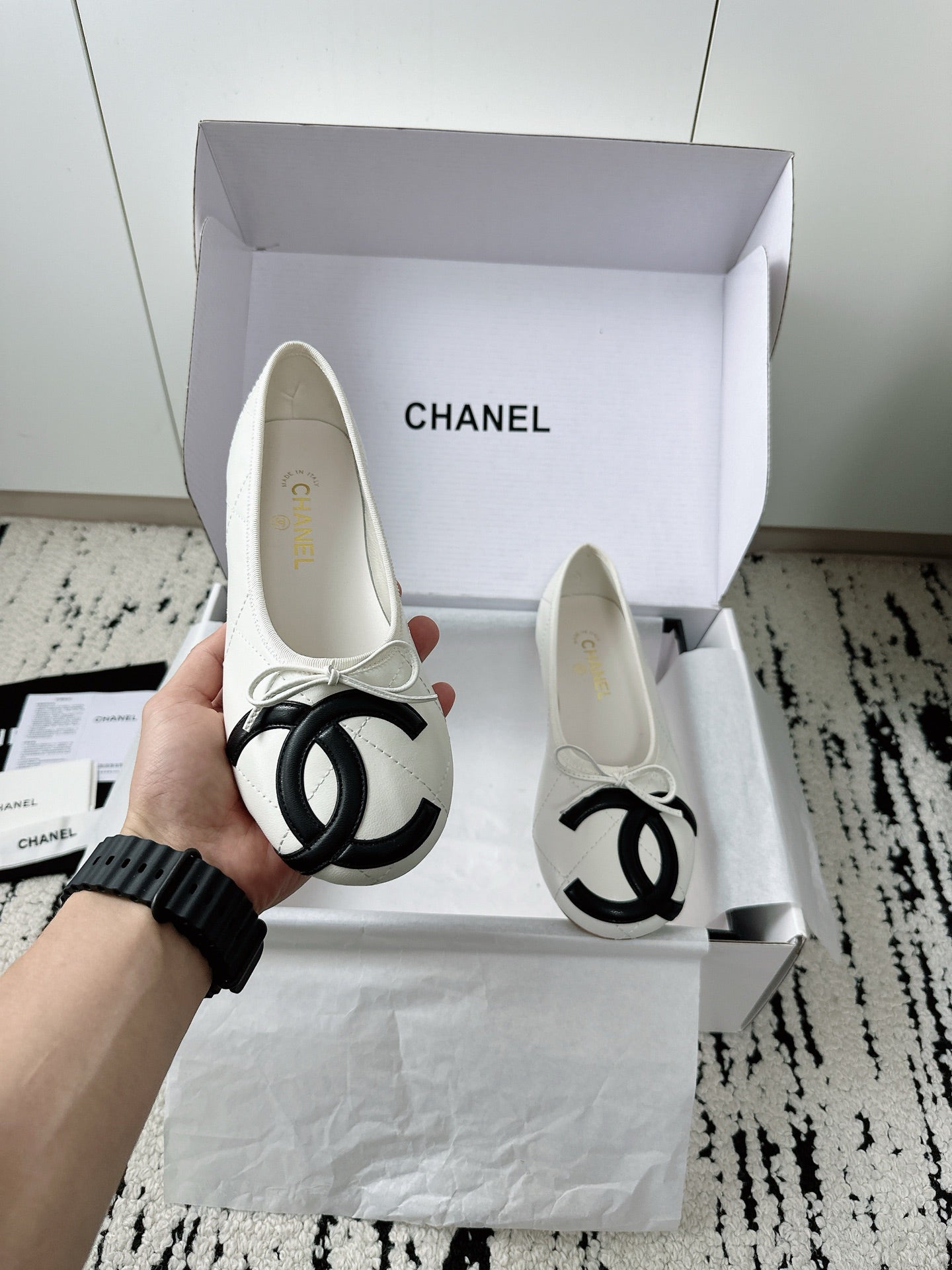 CC 26s Coco Beach Ballet Flats White Quited Lambskin 741121