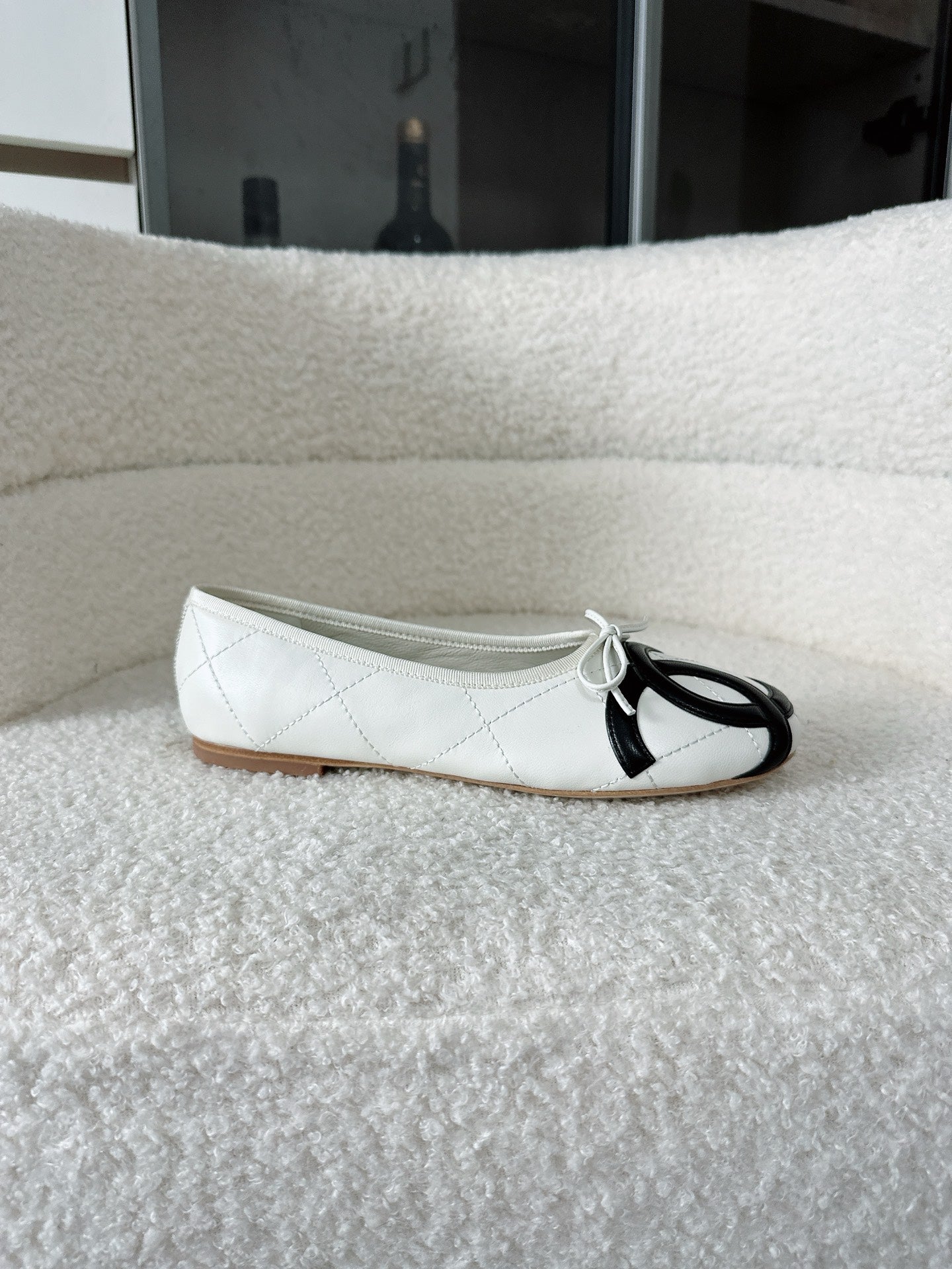 CC 26s Coco Beach Ballet Flats White Quited Lambskin 741121