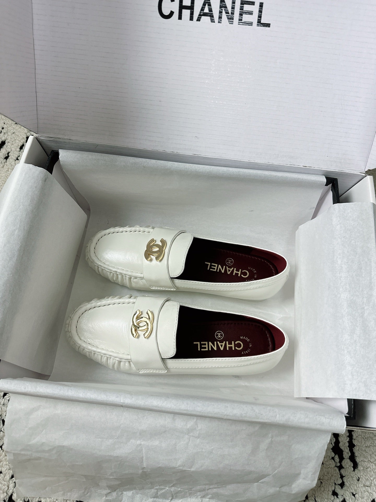 CC 26A Métiers d’art 2026 Loafer White Glossy Sheepskin 900702