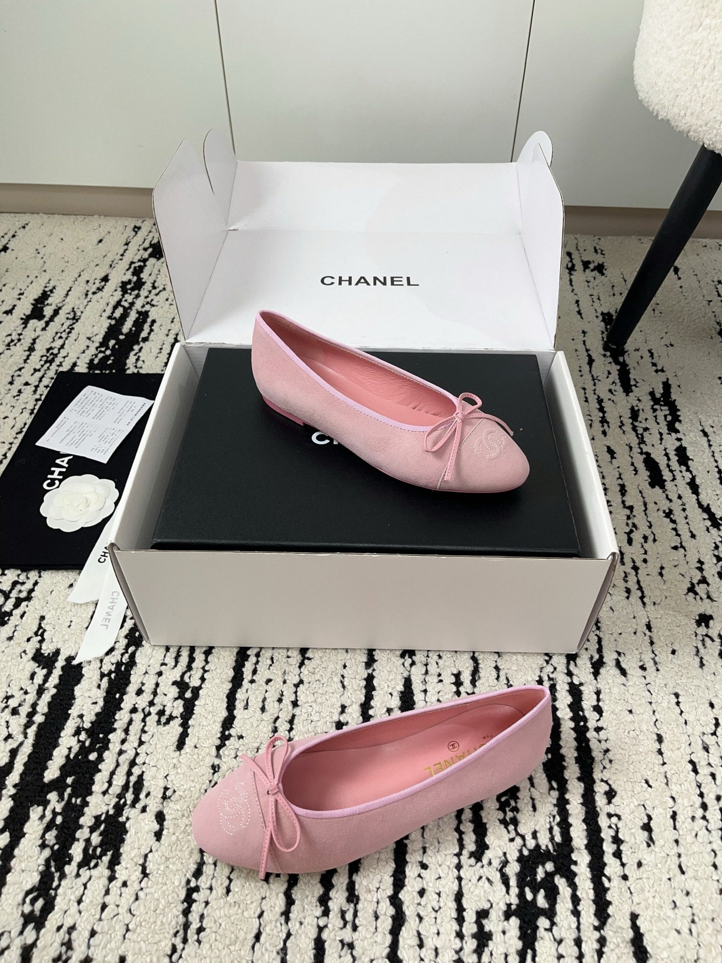 CC 26A Ballet Flat Light Pink Suede 900740