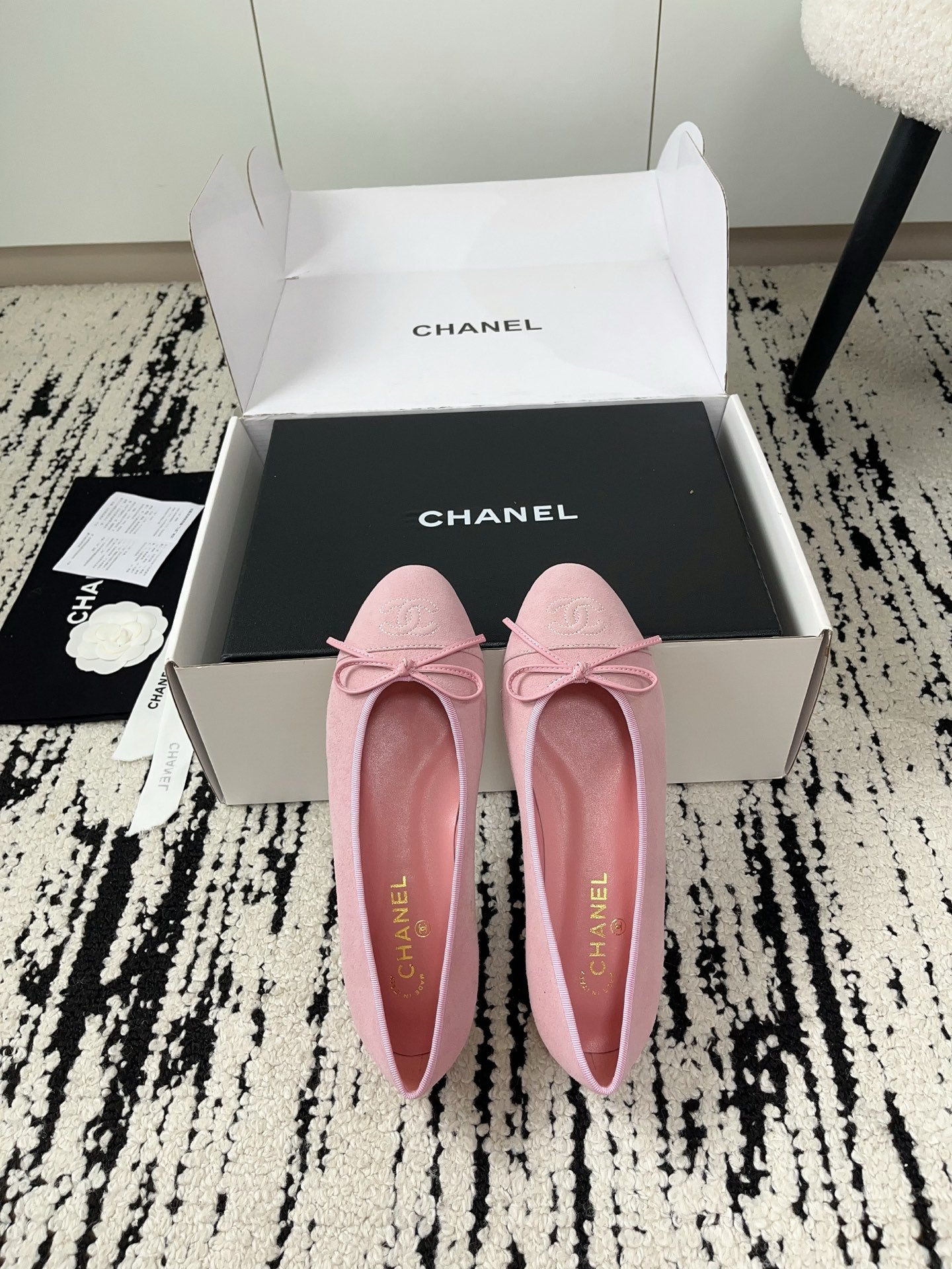 CC 26A Ballet Flat Light Pink Suede 900740